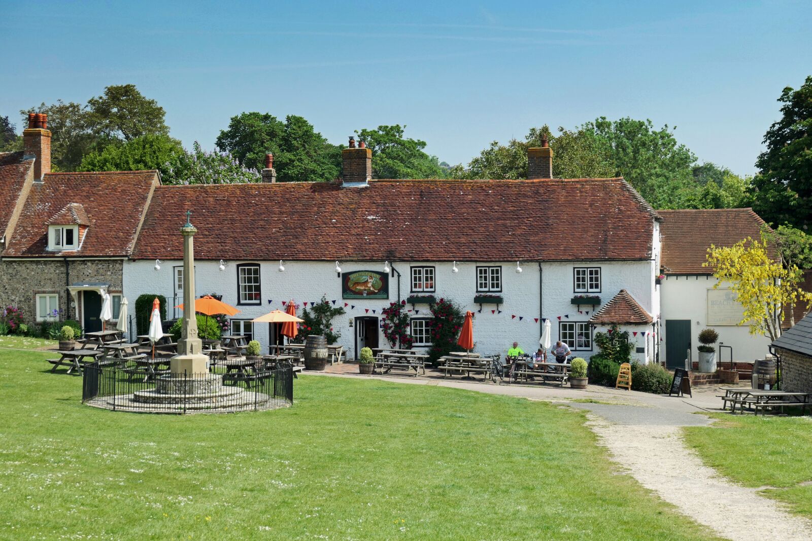 Panasonic DC-TZ200 sample photo. Village, pub, beer photography