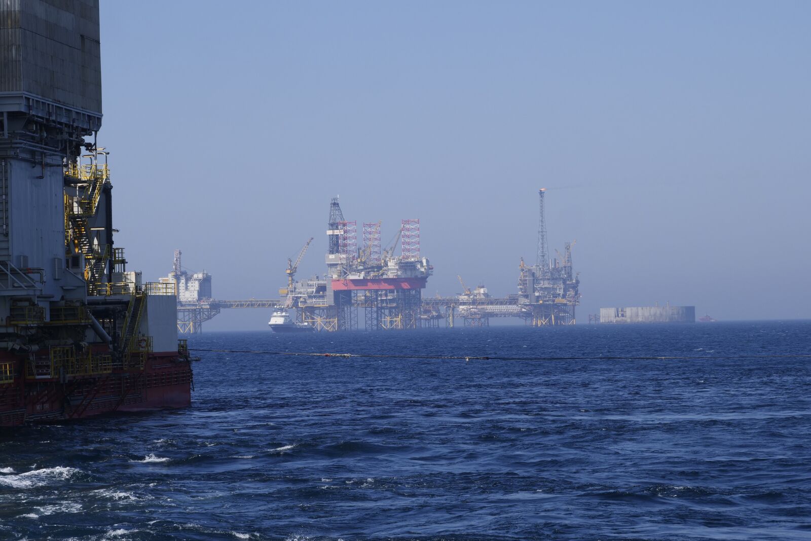 Panasonic Lumix DC-G9 sample photo. Oil industry, oil, platform photography