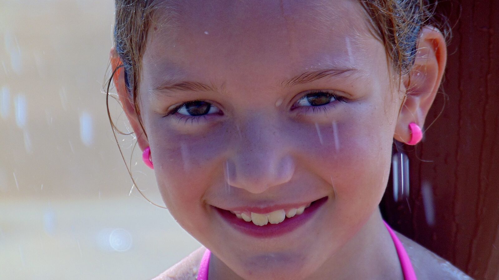 Sony Cyber-shot DSC-H300 sample photo. Little girl, smile, face photography