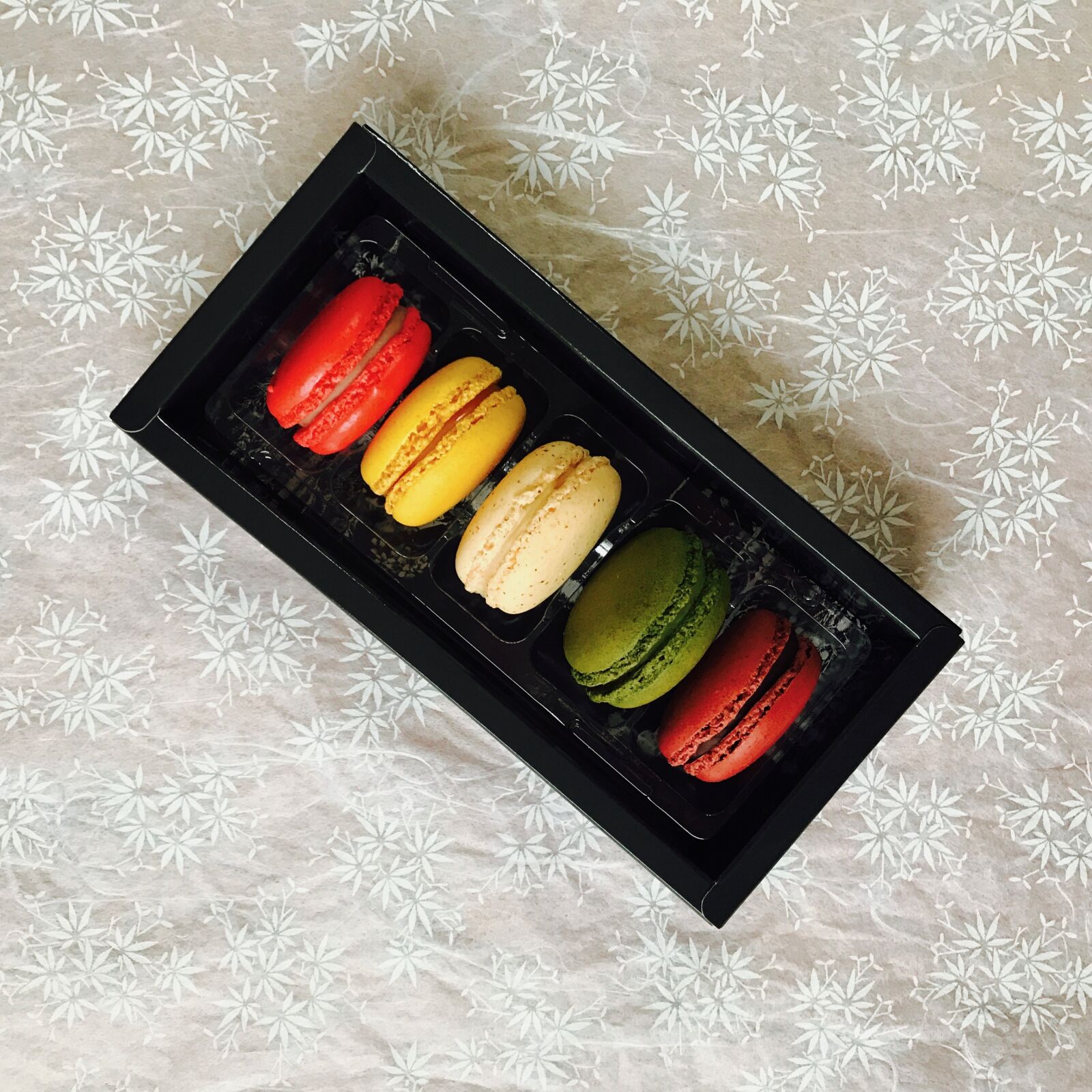 Apple iPhone 7 Plus sample photo. Macaroons, reviews, delicious photography