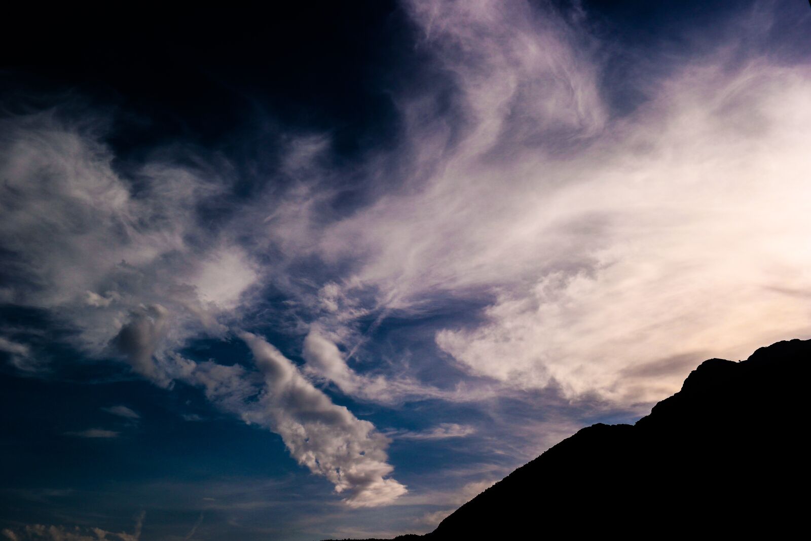 Samsung NX2000 sample photo. Mountain, highland, clouds photography