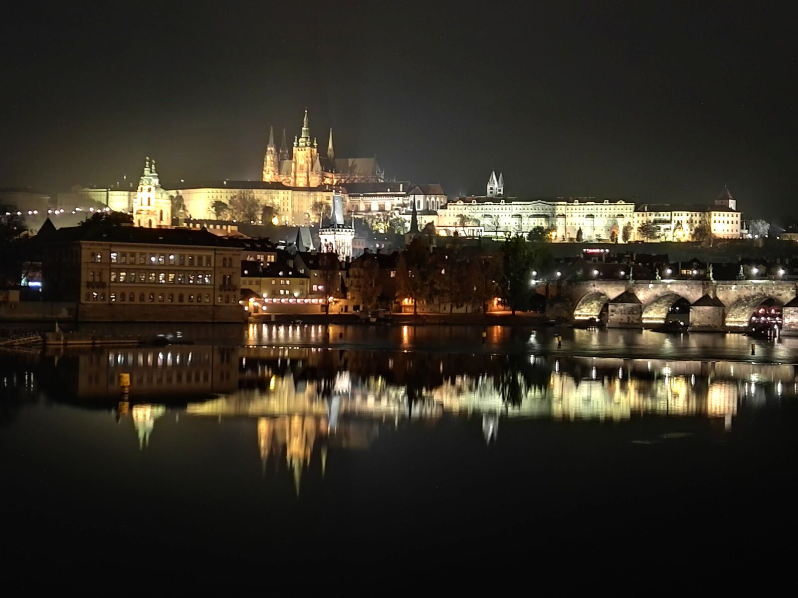 HUAWEI P8 sample photo. Prague, night, city photography