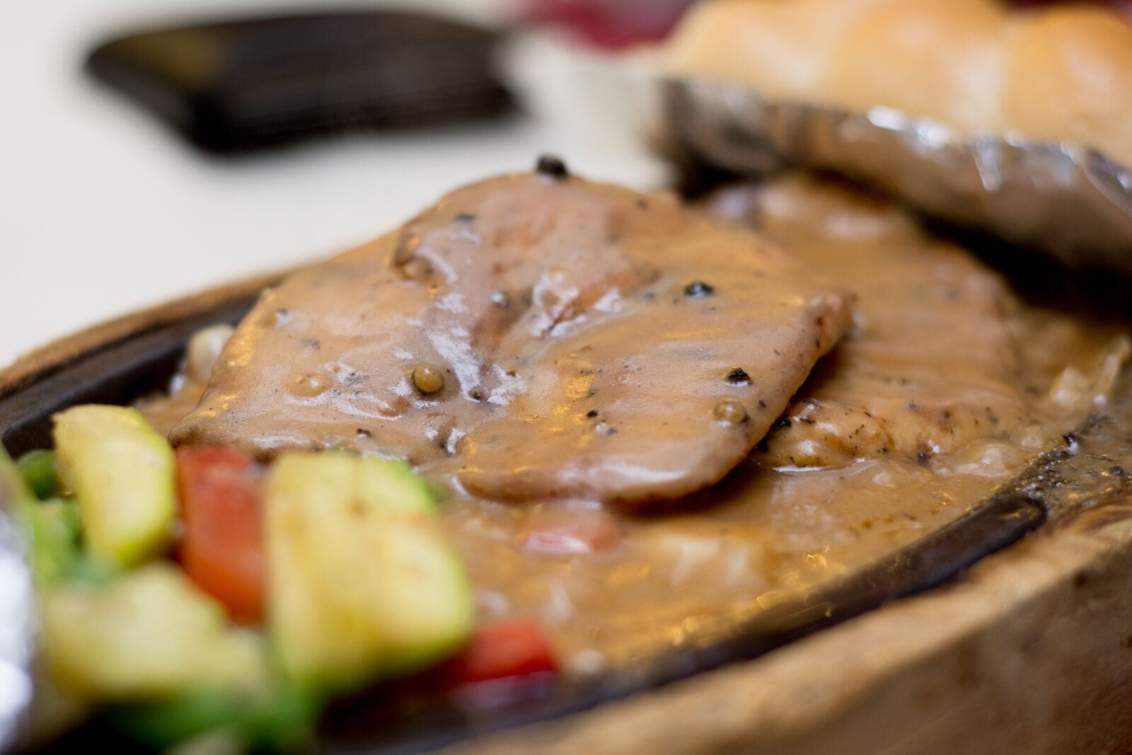 Nikon D7100 sample photo. Chicken, stuffed chicken, catering photography