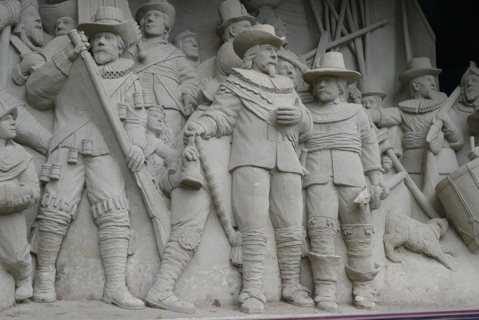 Panasonic Lumix DC-ZS70 (Lumix DC-TZ90) sample photo. Sand sculpture, night watch photography
