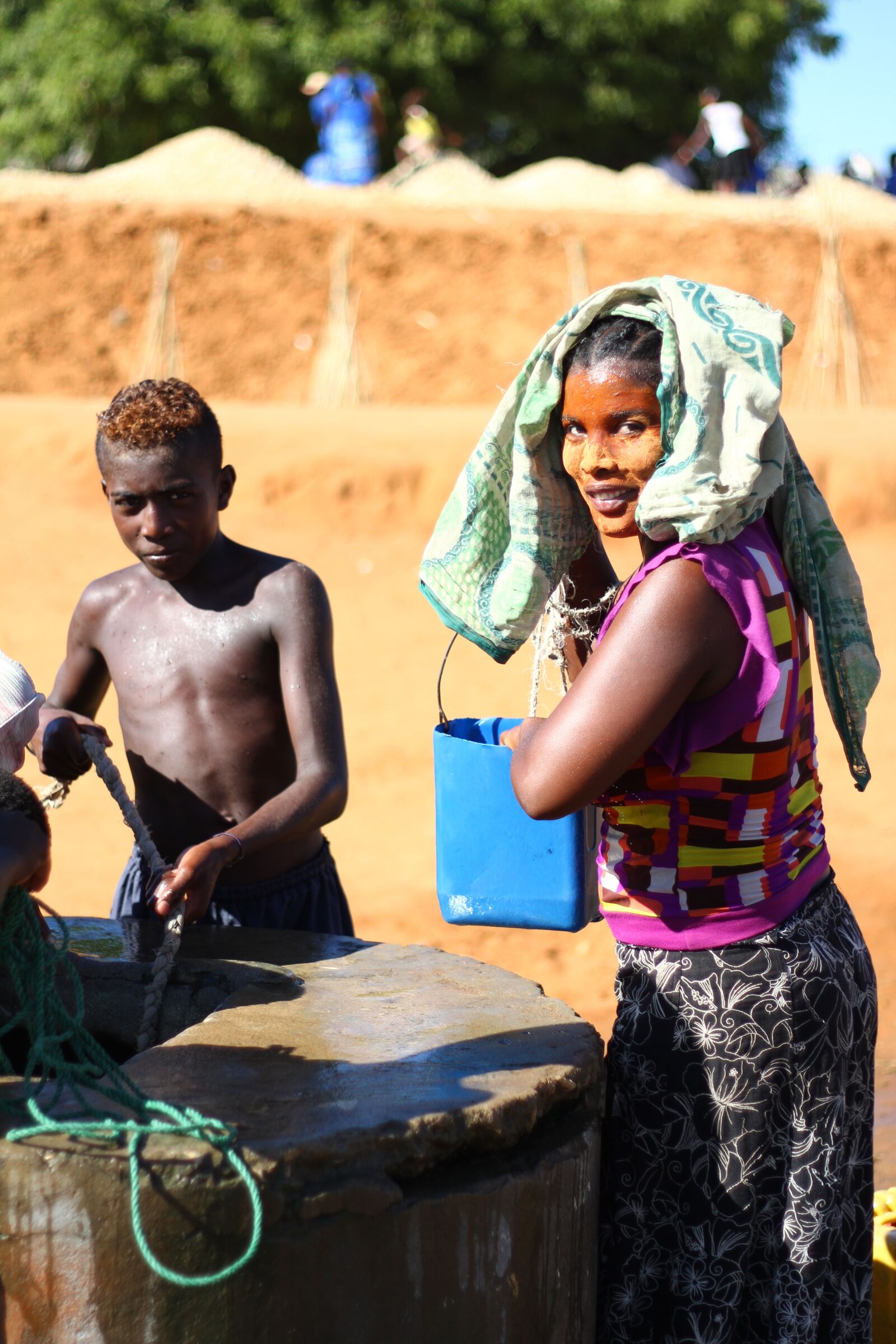 Canon EOS 7D sample photo. Woman, africa, water well photography