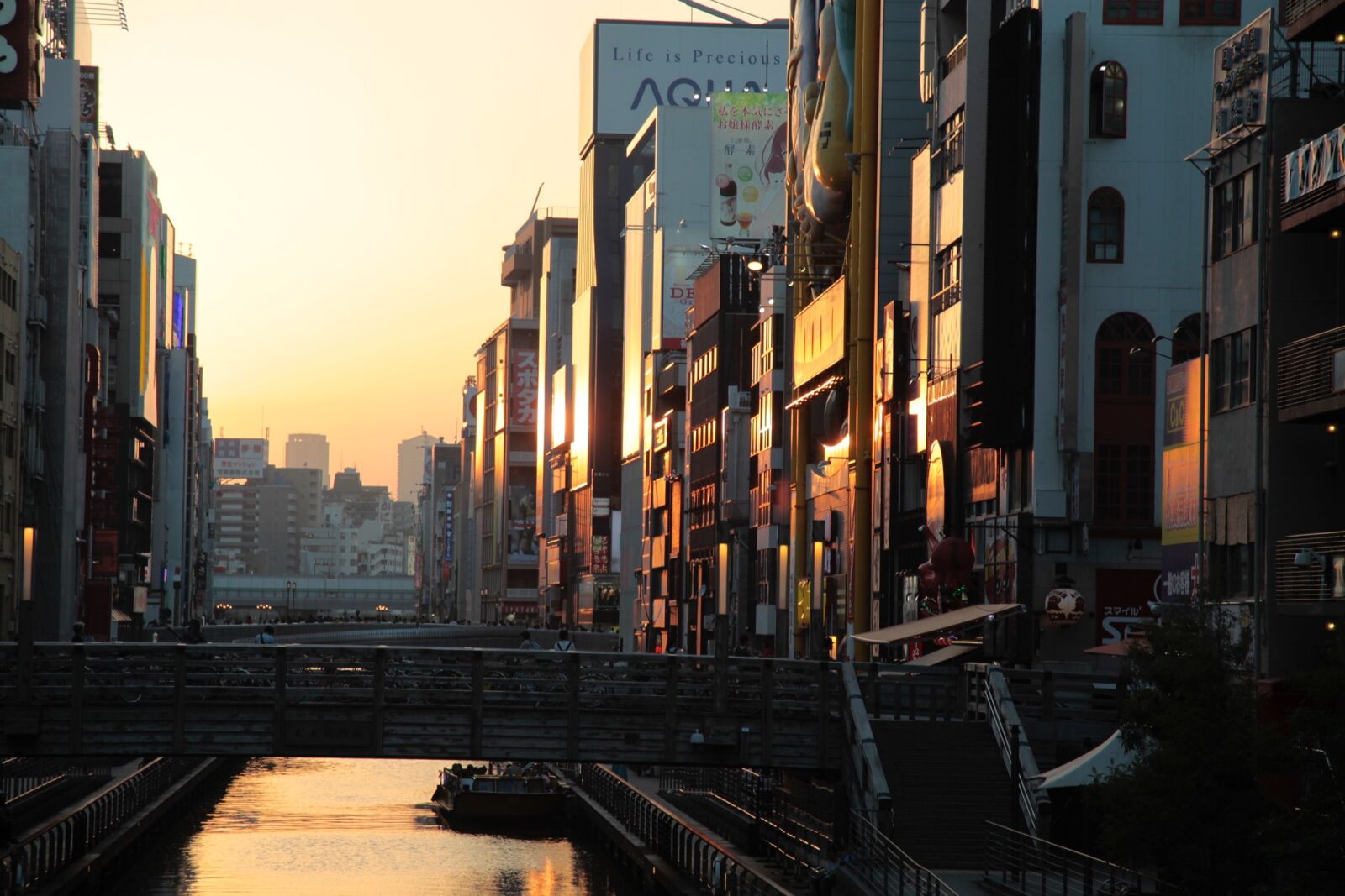 Canon EOS 5D Mark II sample photo. Light, travel, japan photography