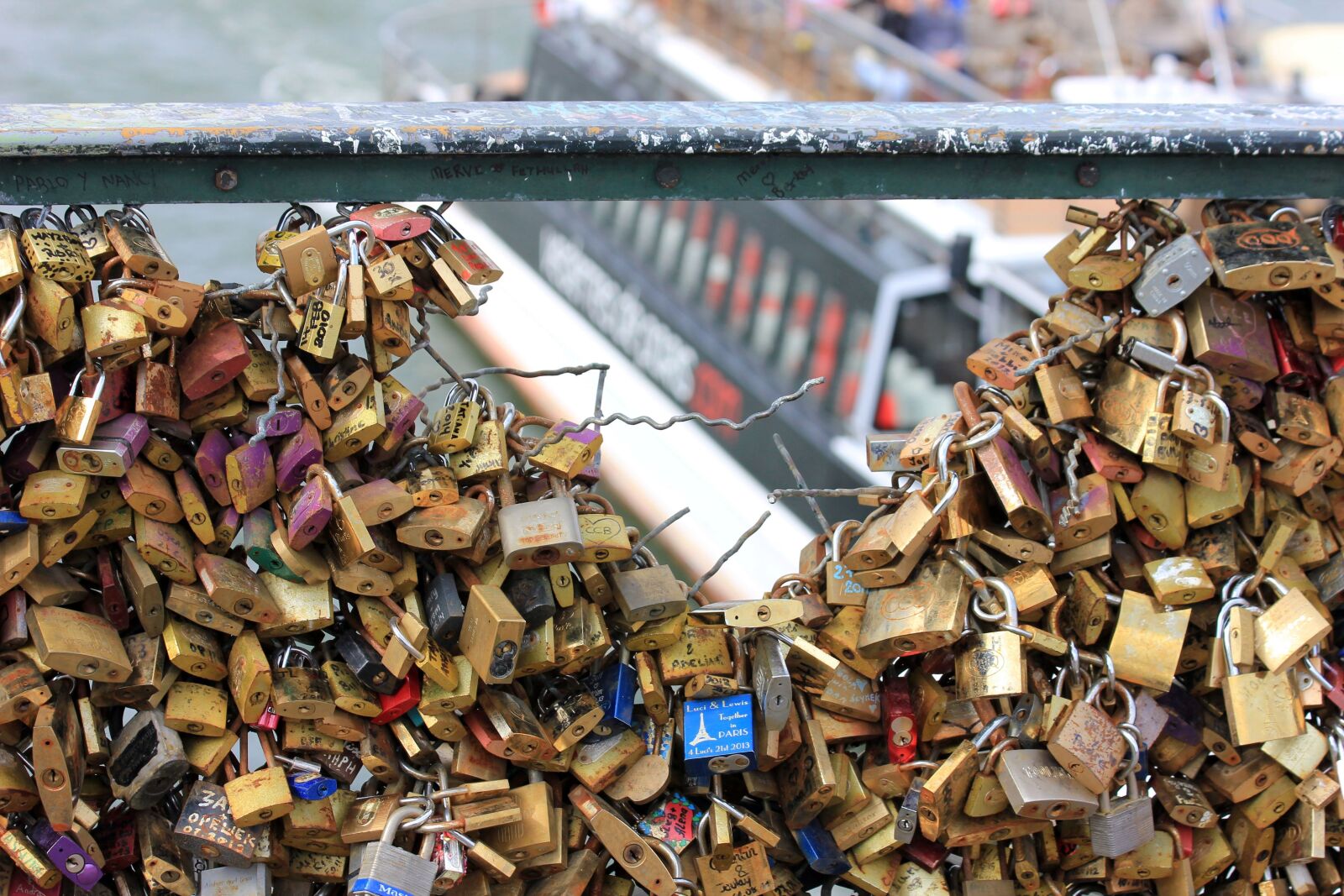 Canon EOS 550D (EOS Rebel T2i / EOS Kiss X4) sample photo. Pont des arts, paris photography