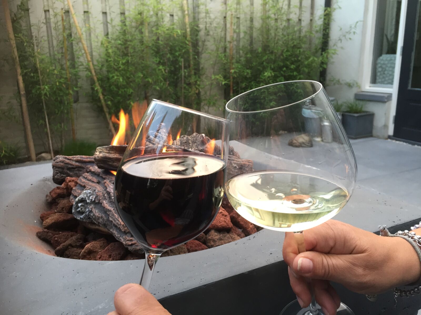 Apple iPhone 6 sample photo. Wine, atmosphere, romantic photography