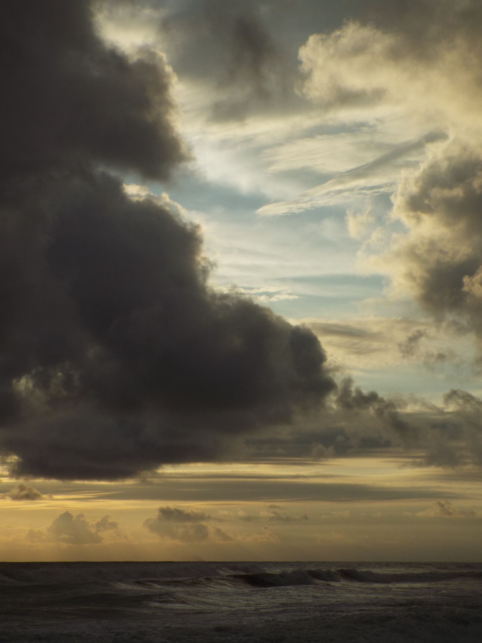 Fujifilm FinePix S8200 sample photo. Seascape, skyscape, cloudy sky photography
