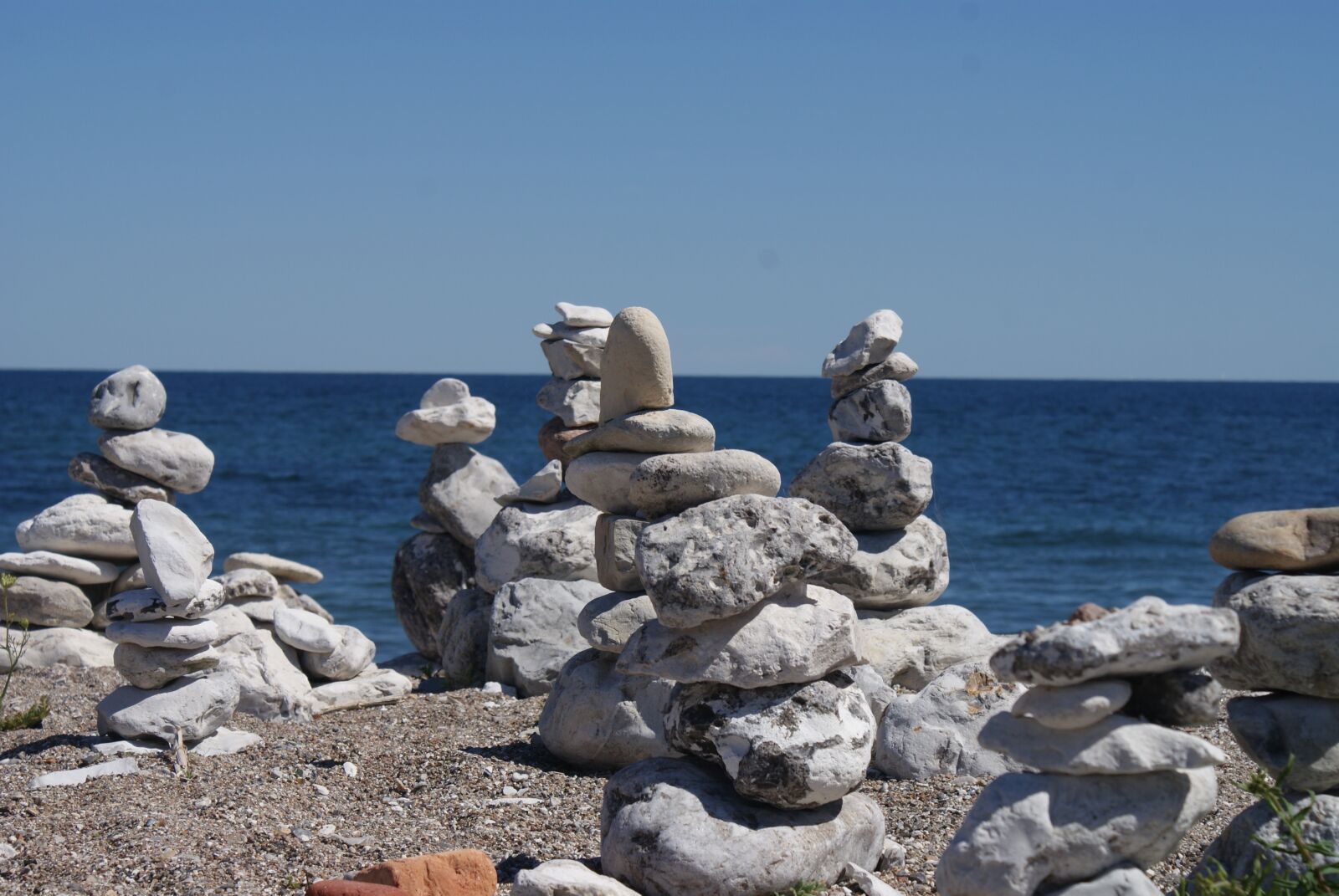 Sony Alpha DSLR-A300 sample photo. Stone, beach, summer photography