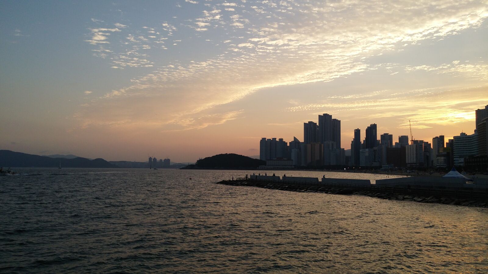 LG G FLEX2 sample photo. Busan, haeundae beach, sunset photography