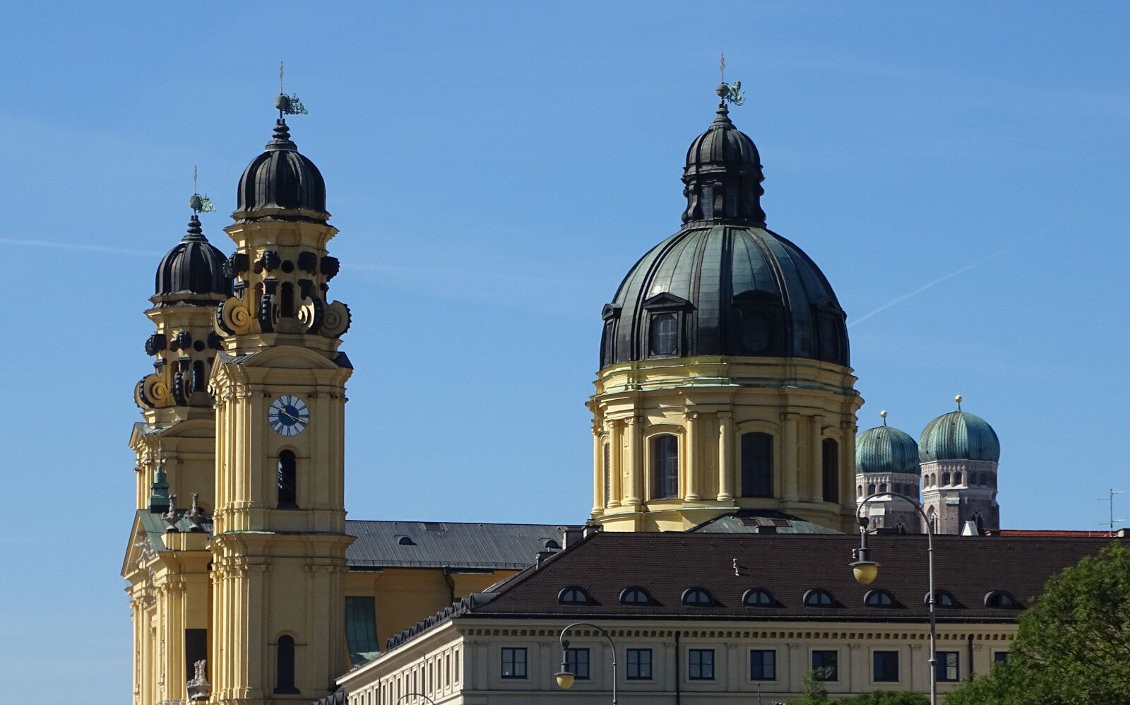 Sony Cyber-shot DSC-HX400V sample photo. Theatinerkirche, church, frauenkirche photography