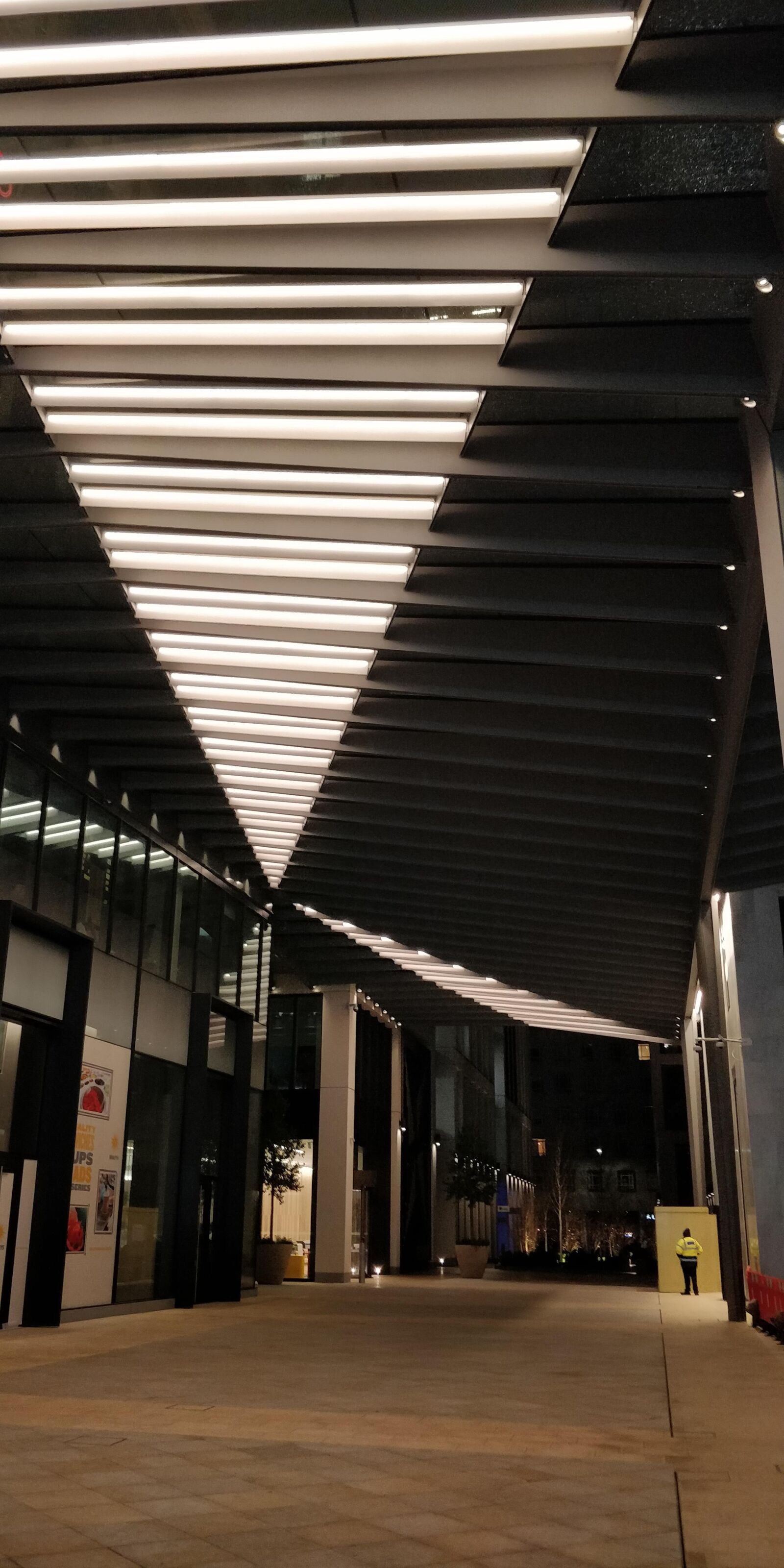 OnePlus 5T sample photo. Lighting, architecture, urban photography