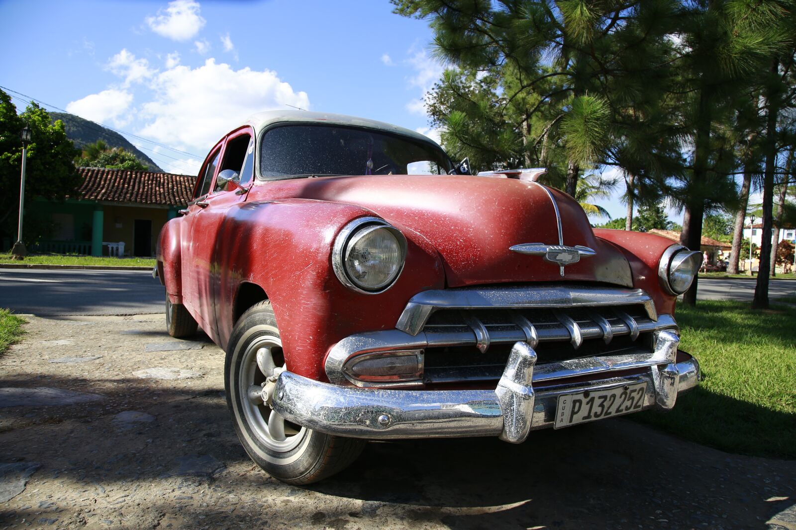 Canon EOS 6D + Canon EF 24-105mm F4L IS USM sample photo. Old car, cuba, red photography