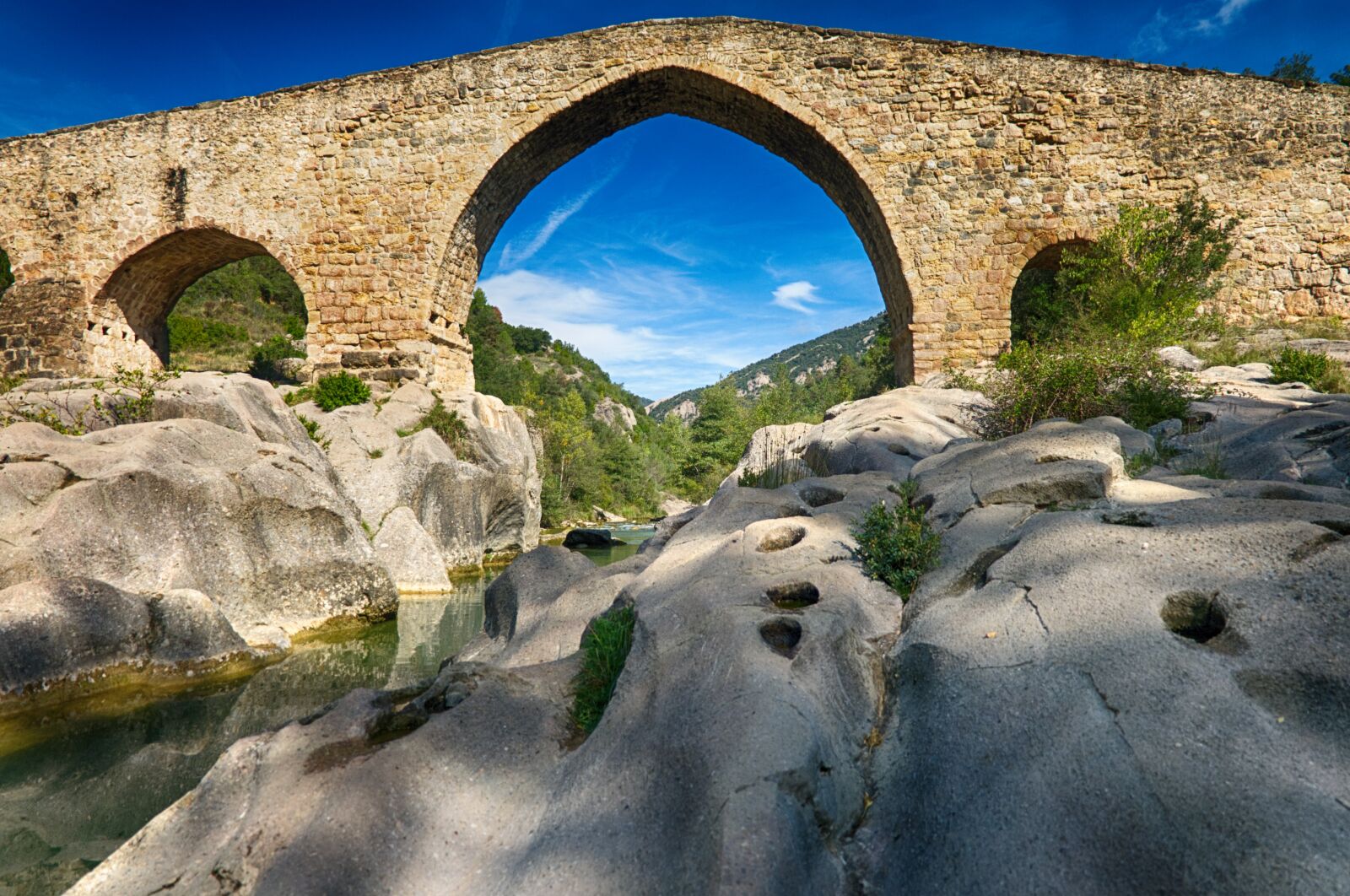 Fujifilm X-A2 sample photo. Bridge, stone, architecture photography