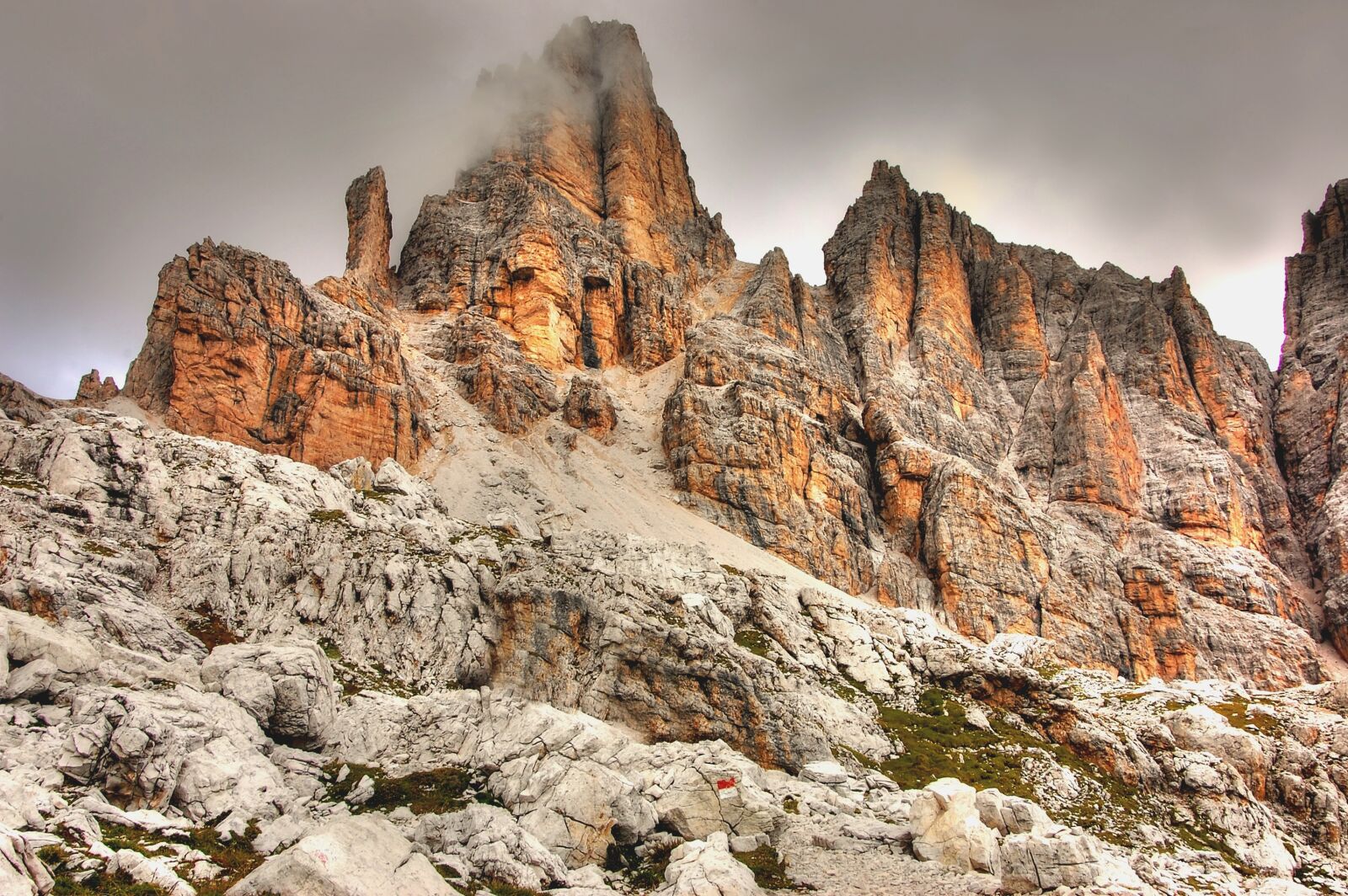 Nikon D40 sample photo. Fanes wall, dolomites, b photography
