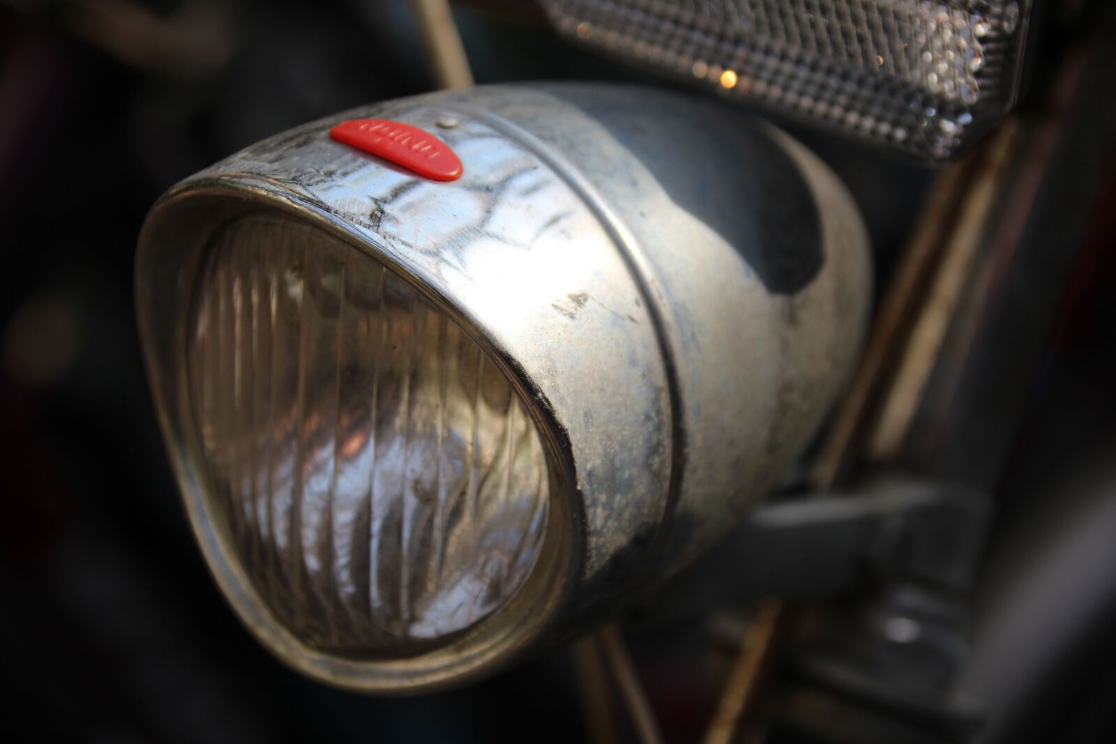 Canon EOS 1200D (EOS Rebel T5 / EOS Kiss X70 / EOS Hi) sample photo. Bike, front light, lighting photography