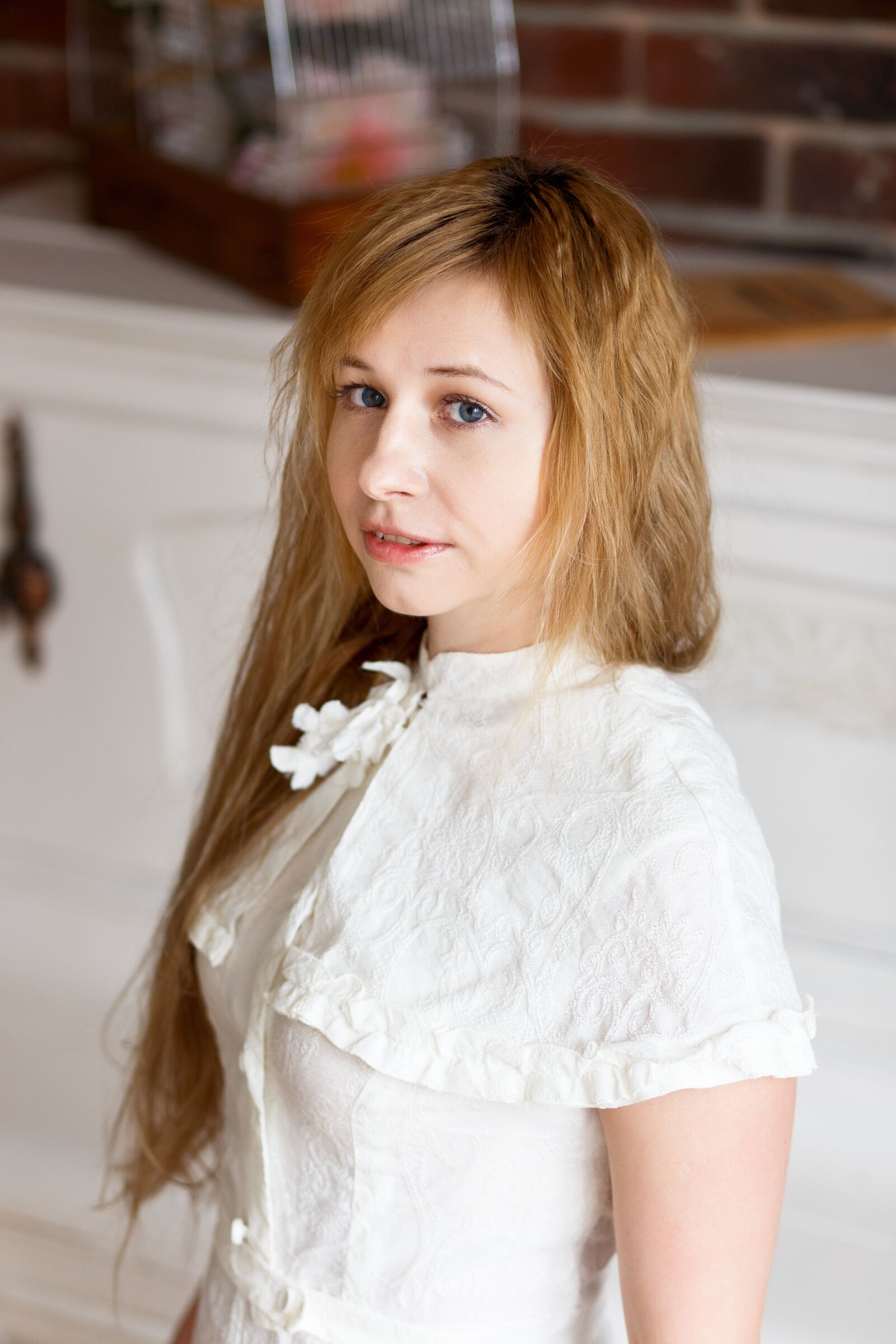 Canon EF 85mm F1.8 USM sample photo. Girl, portrait, white dress photography