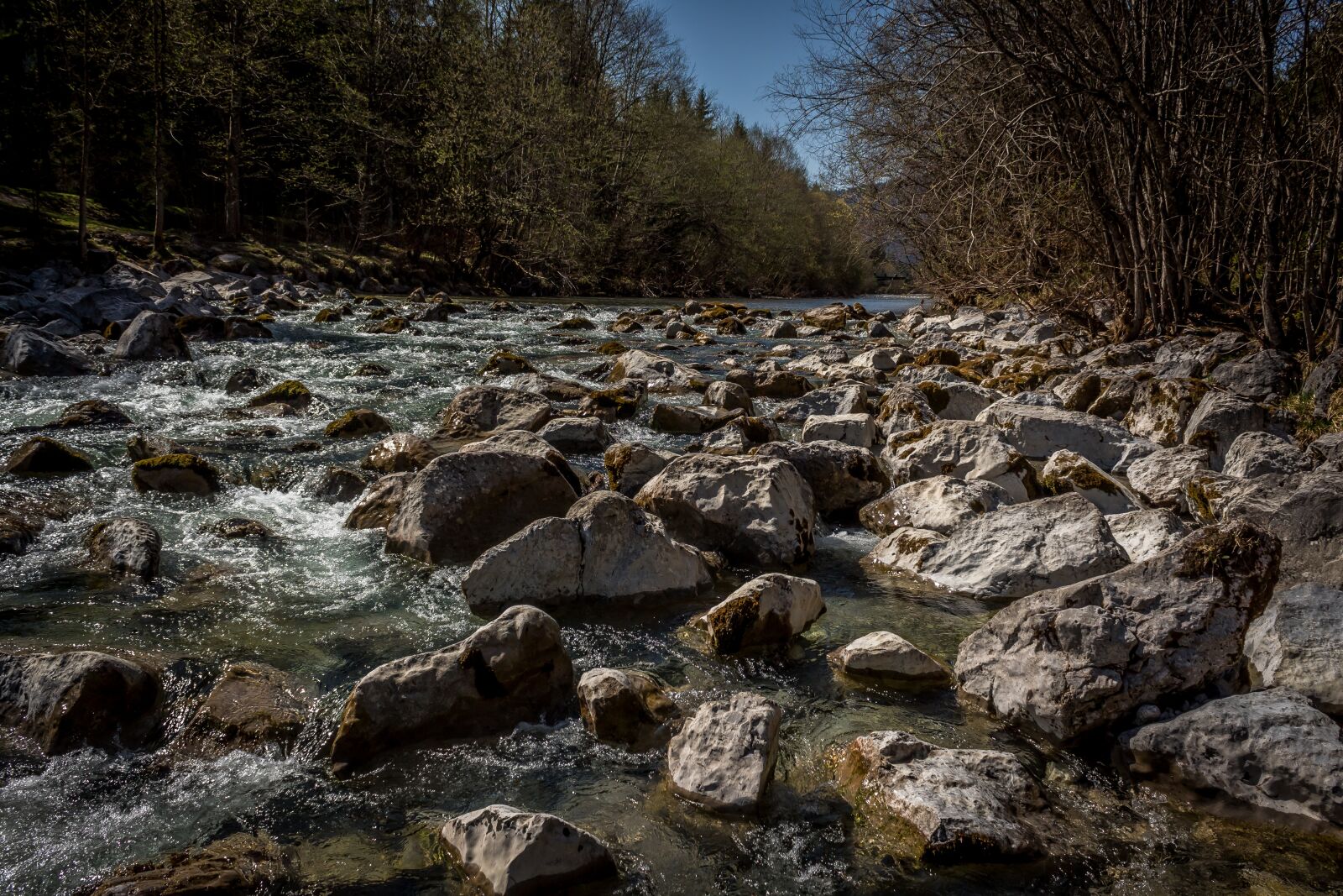 Canon EOS 1300D (EOS Rebel T6 / EOS Kiss X80) sample photo. Riverbed, stones, river photography