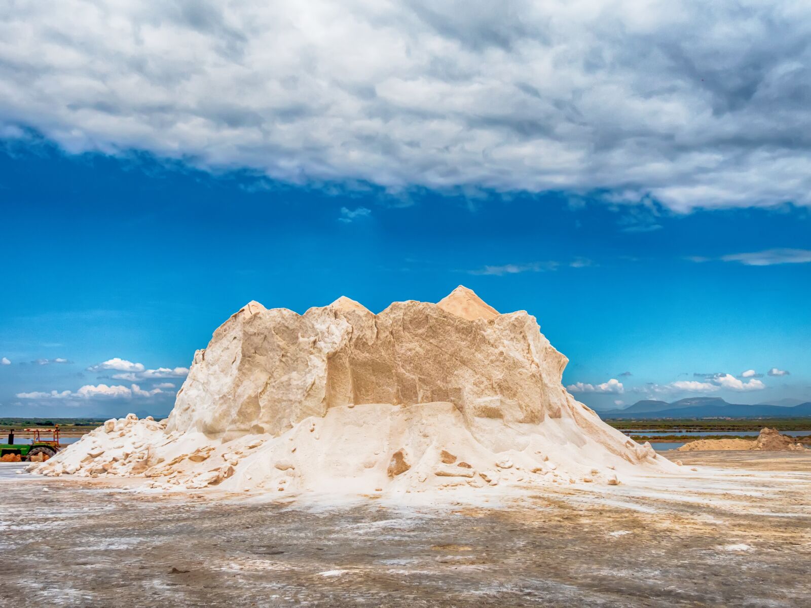 Panasonic Lumix DMC-GX8 sample photo. Mountain, salt, sky photography