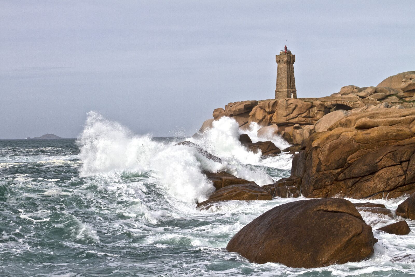 Canon EF 28-135mm F3.5-5.6 IS USM sample photo. Waters, sea, coast photography