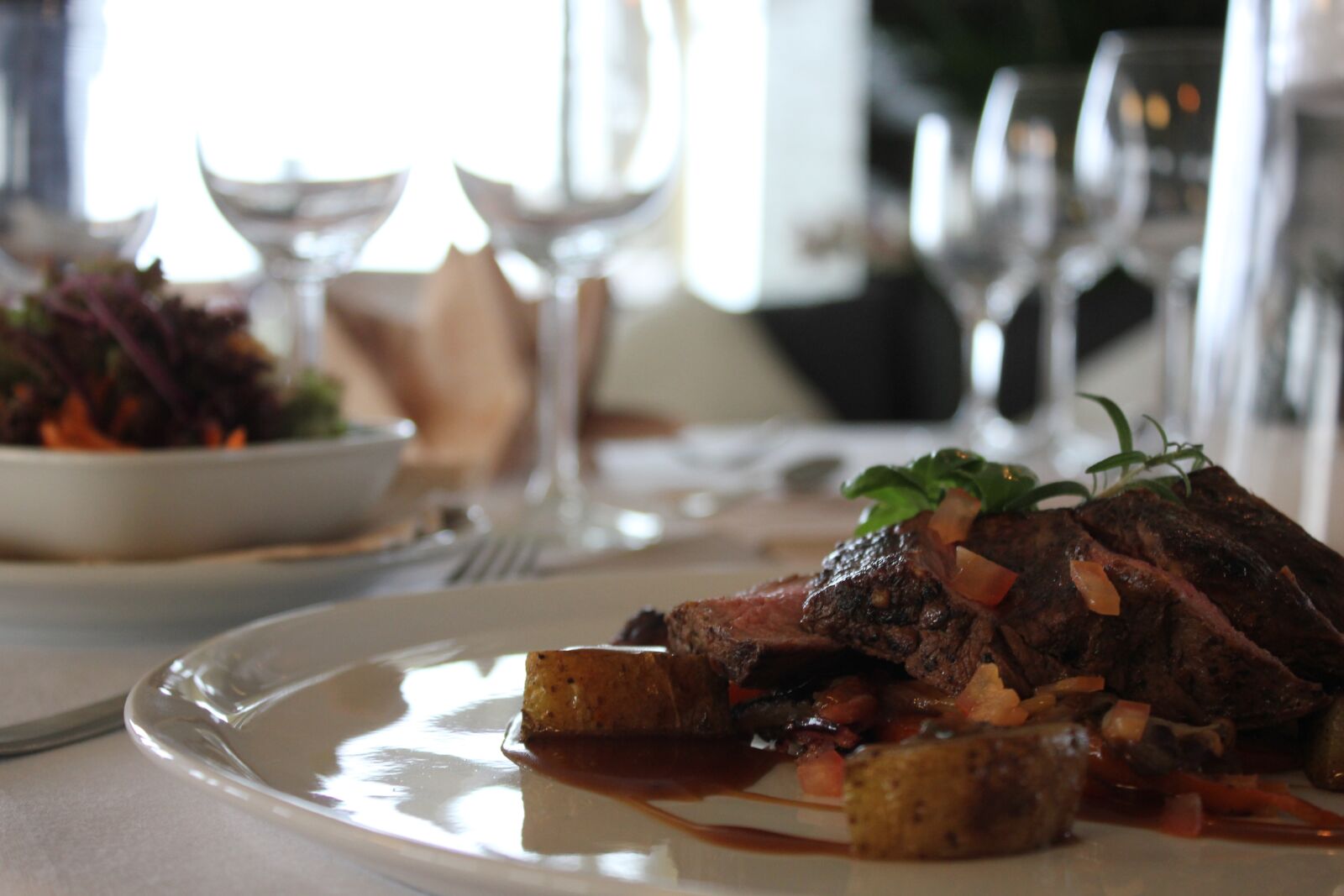 Canon EOS 550D (EOS Rebel T2i / EOS Kiss X4) sample photo. Food, restaurant, lunch photography