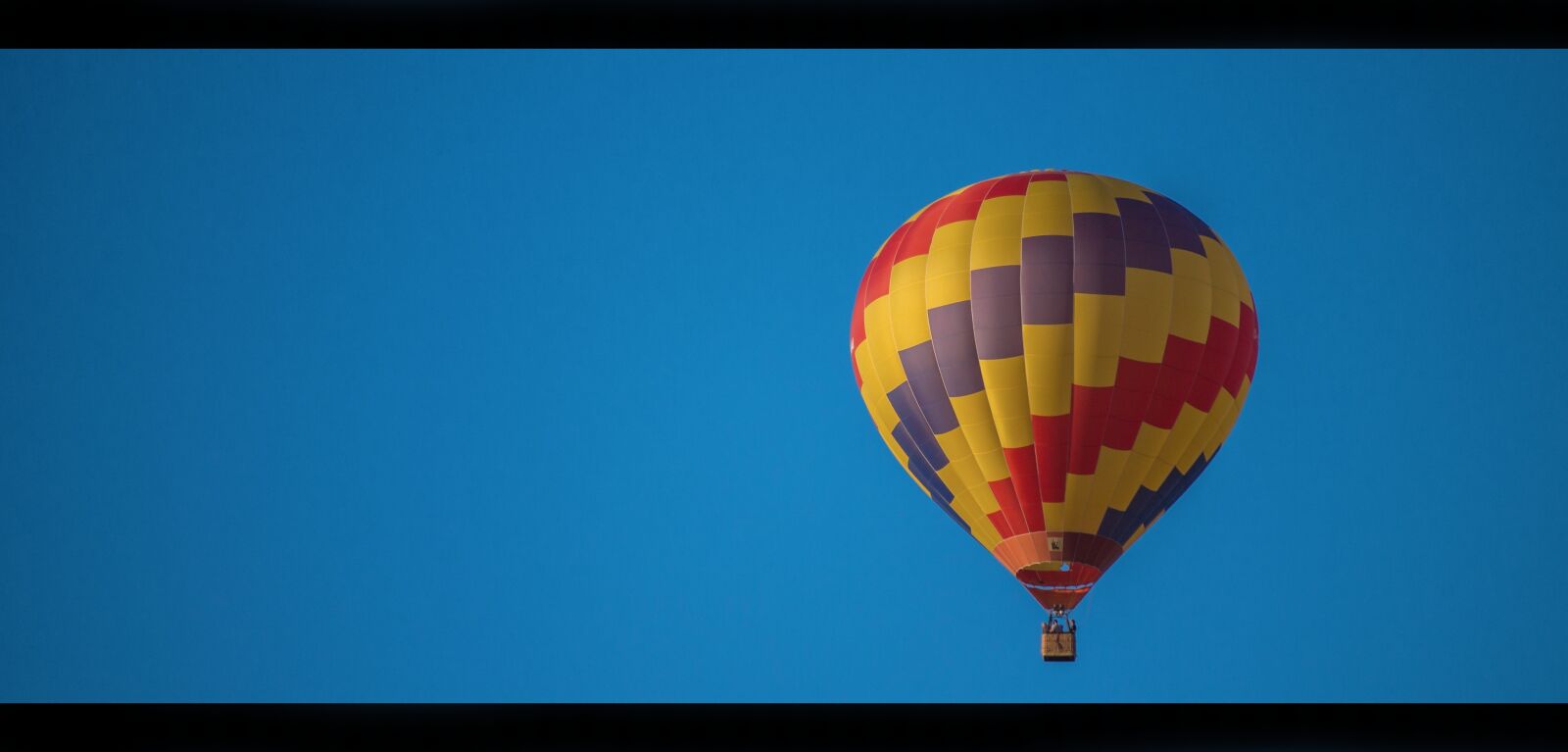Canon EOS 1100D (EOS Rebel T3 / EOS Kiss X50) sample photo. Hot air balloon, captive photography
