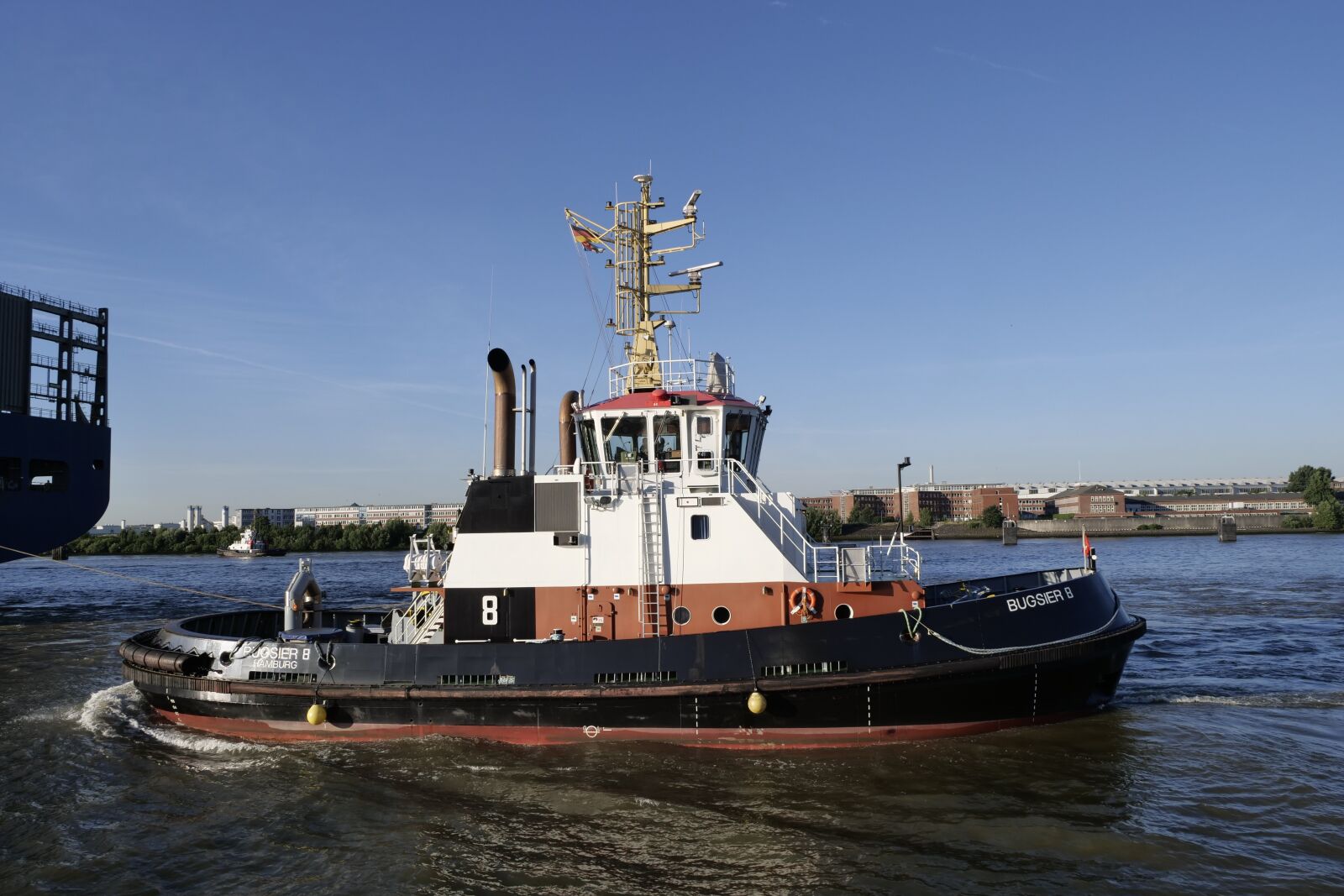 Panasonic Lumix DC-G9 sample photo. Shipping, seafaring, tug photography
