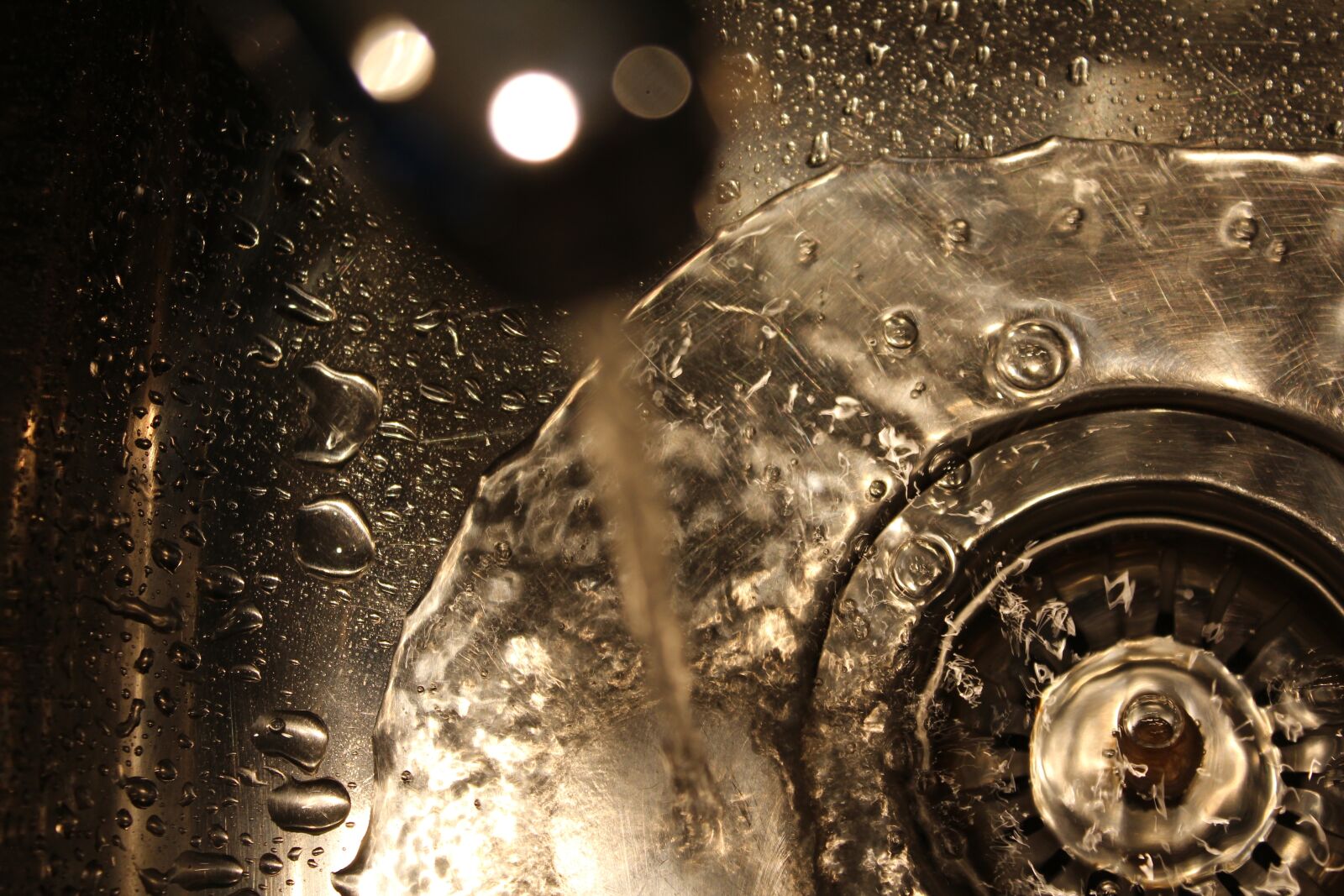Canon EOS 1200D (EOS Rebel T5 / EOS Kiss X70 / EOS Hi) sample photo. Sink, water, tap photography