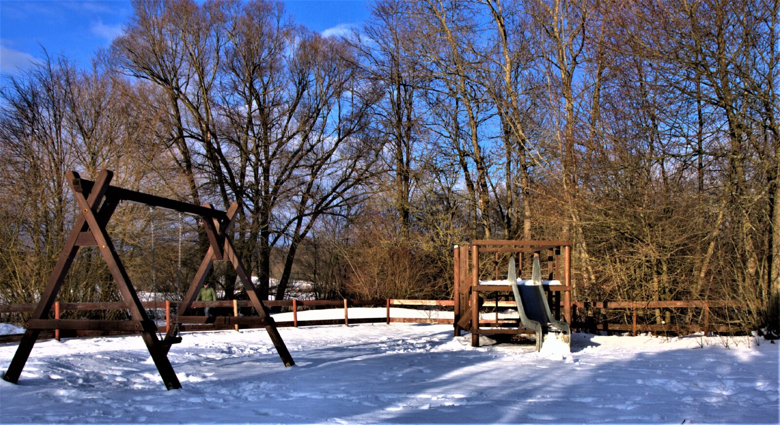 Canon EOS 760D (EOS Rebel T6s / EOS 8000D) sample photo. Playground, game devices, children's photography