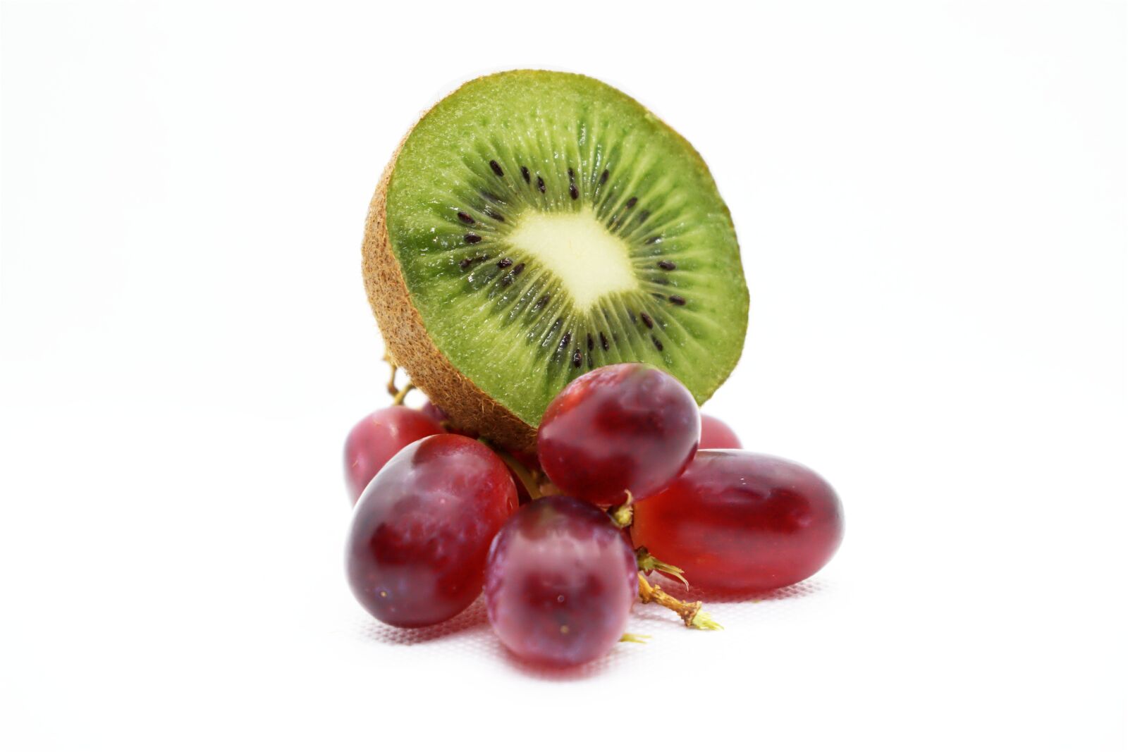 Nikon D3300 sample photo. Kiwi, grapes, fruit photography