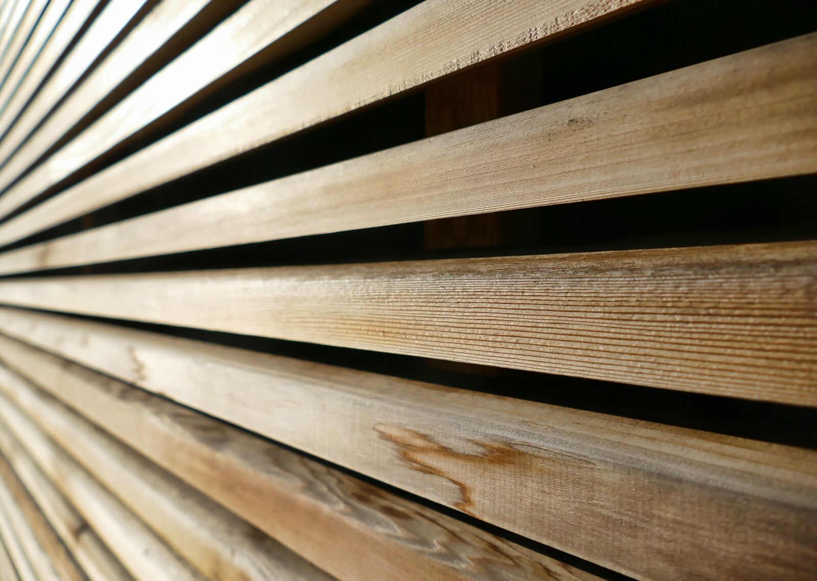 Panasonic Lumix DMC-FZ1000 sample photo. Wood, wall, pattern photography
