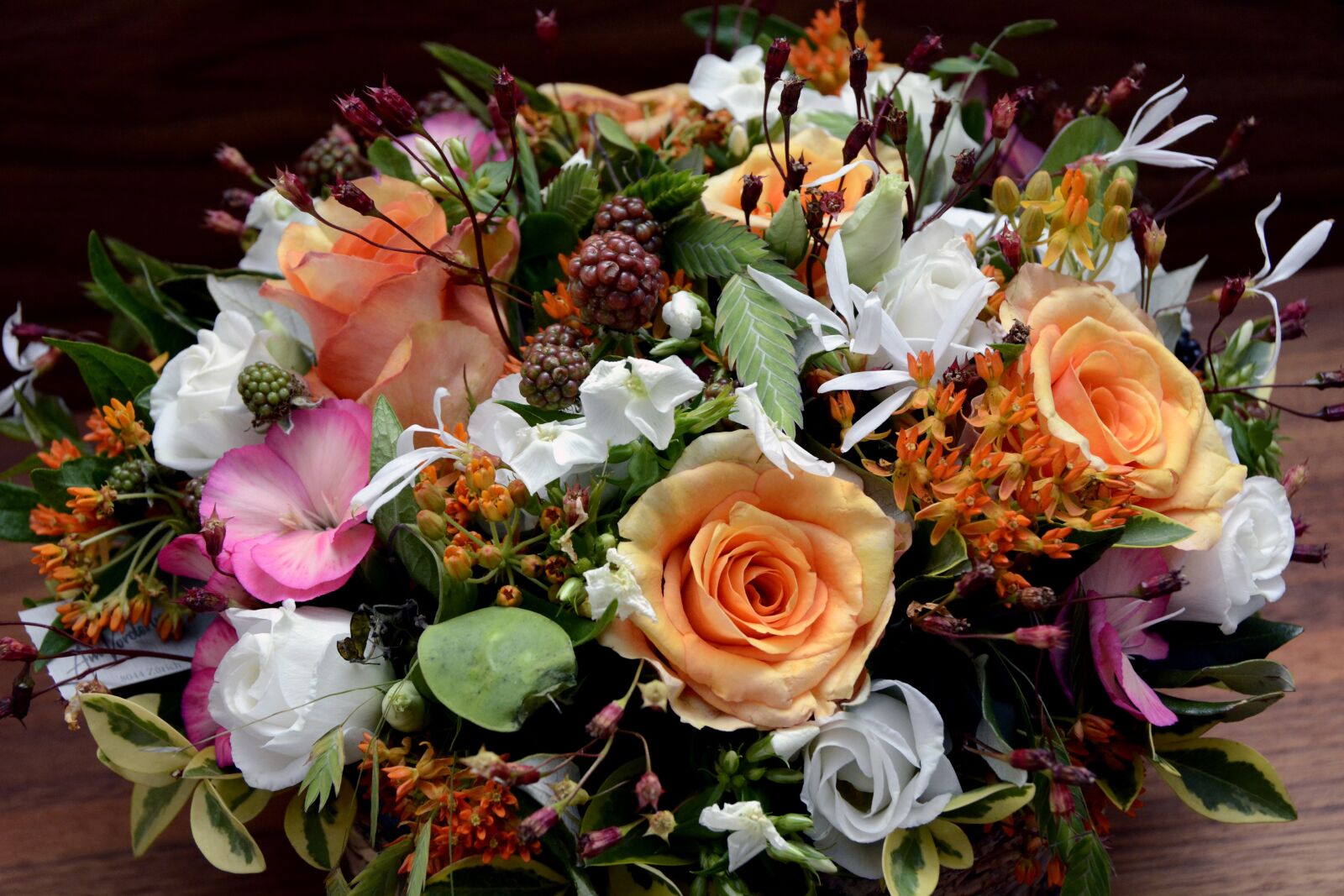 Nikon D7100 sample photo. Floral arrangement, flowers, roses photography