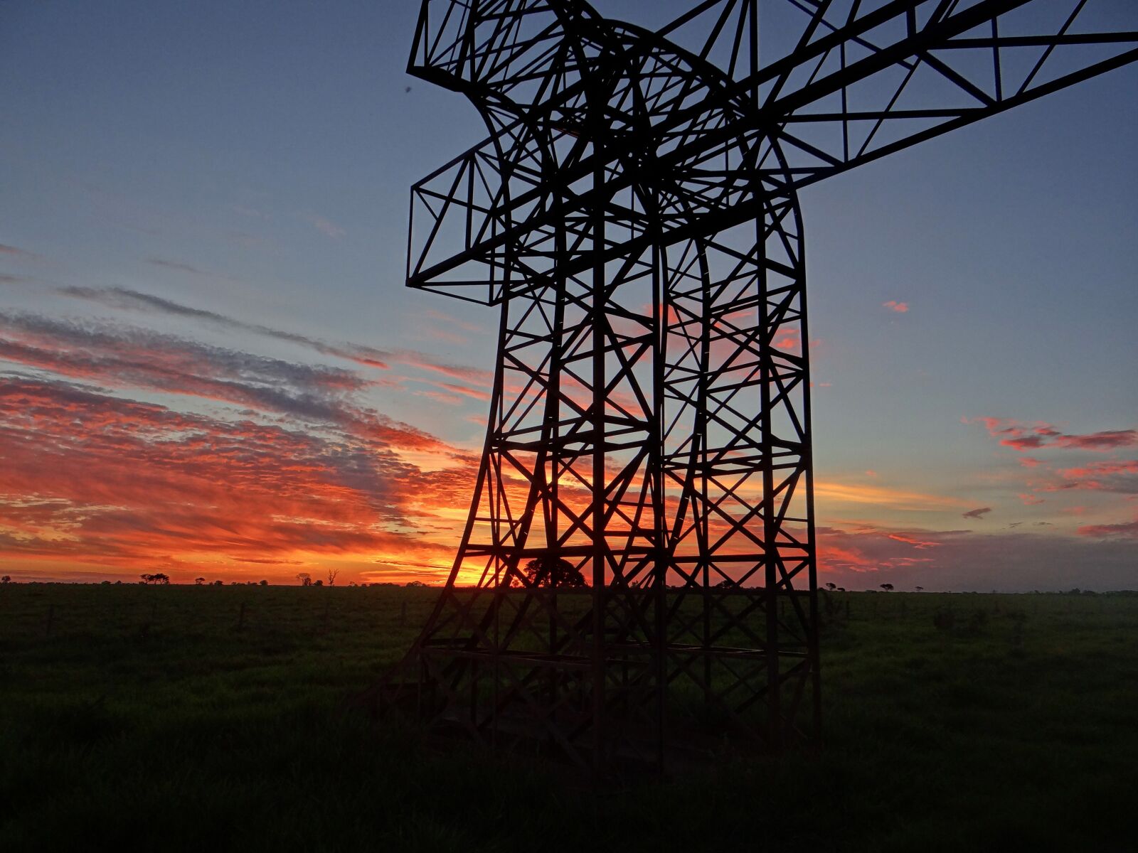 Sony DSC-HX200V sample photo. Structure, metal, sunset photography