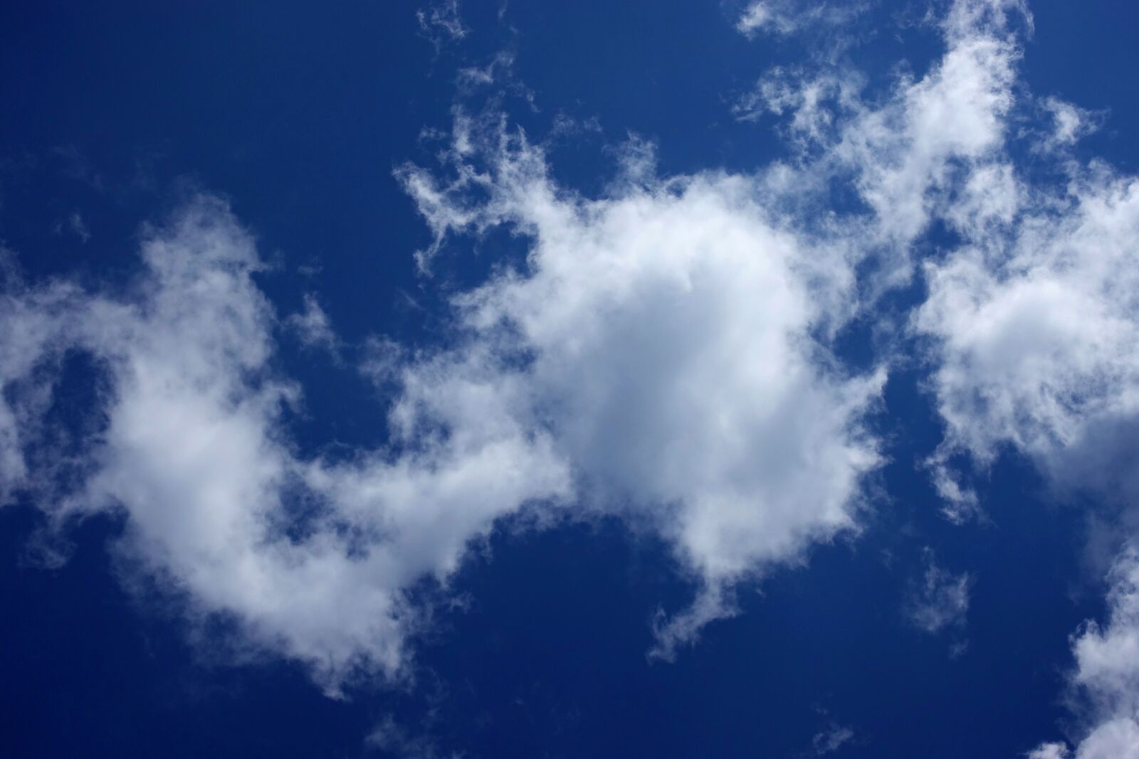 Sony DSC-RX100M5 sample photo. Clouded sky, clouds, cumulus photography