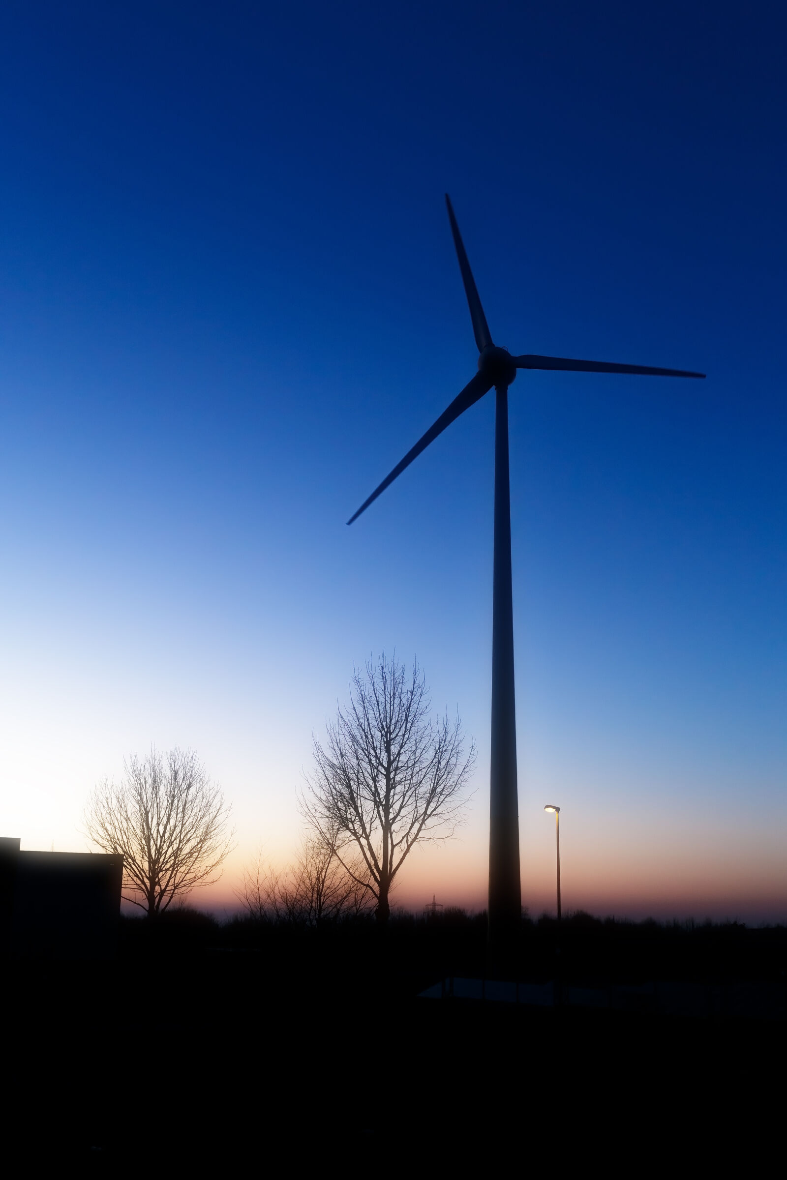 Canon EF 40mm F2.8 STM sample photo. Blue, electricity, evening, evening photography