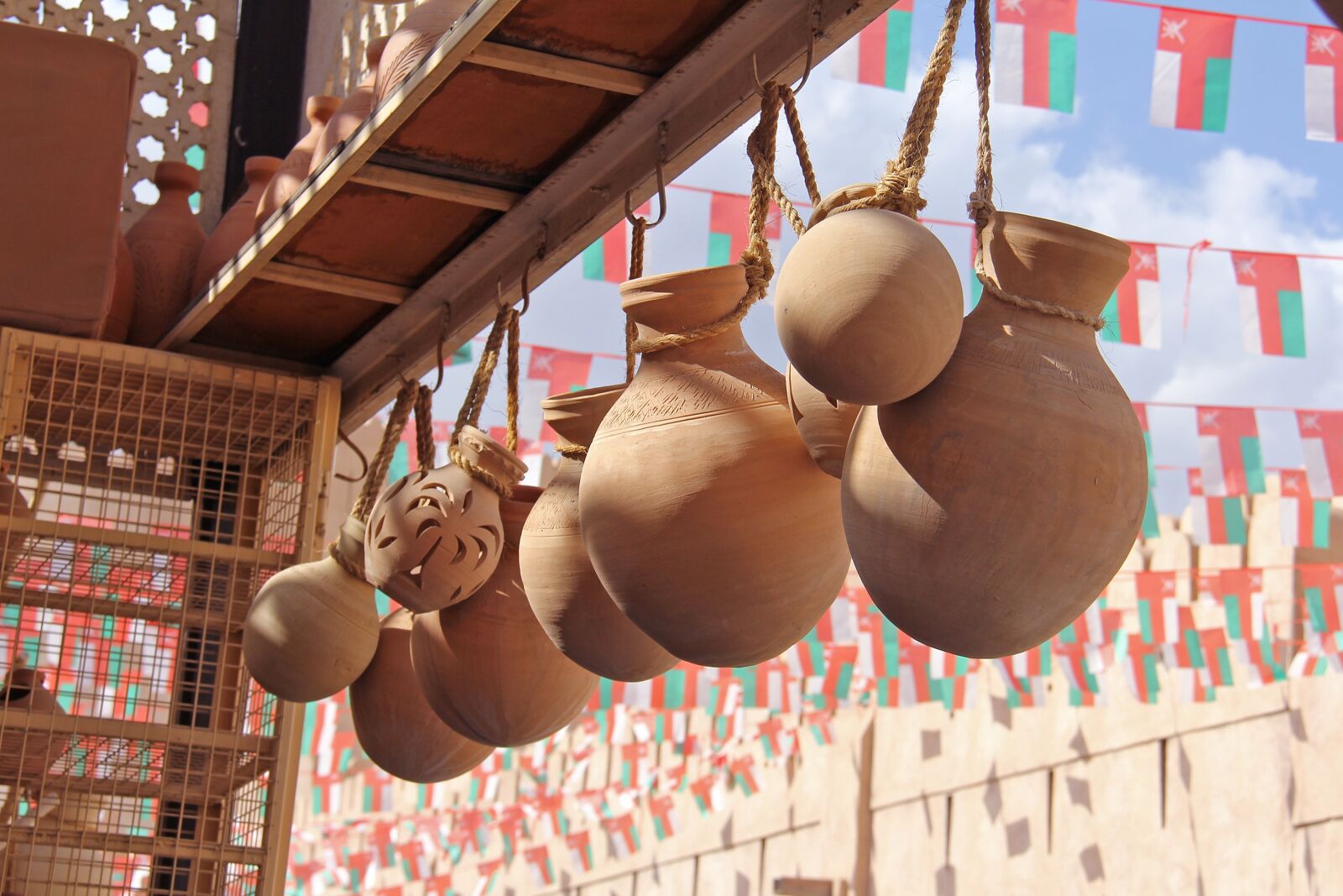 Canon EF-S 18-200mm F3.5-5.6 IS sample photo. Nizwa, nizwa souq, souq photography