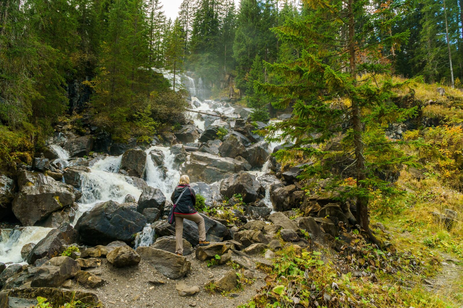 Sony a6000 + Sony E PZ 18-105mm F4 G OSS sample photo. Kleinwalsertal, waterfall, melköde photography