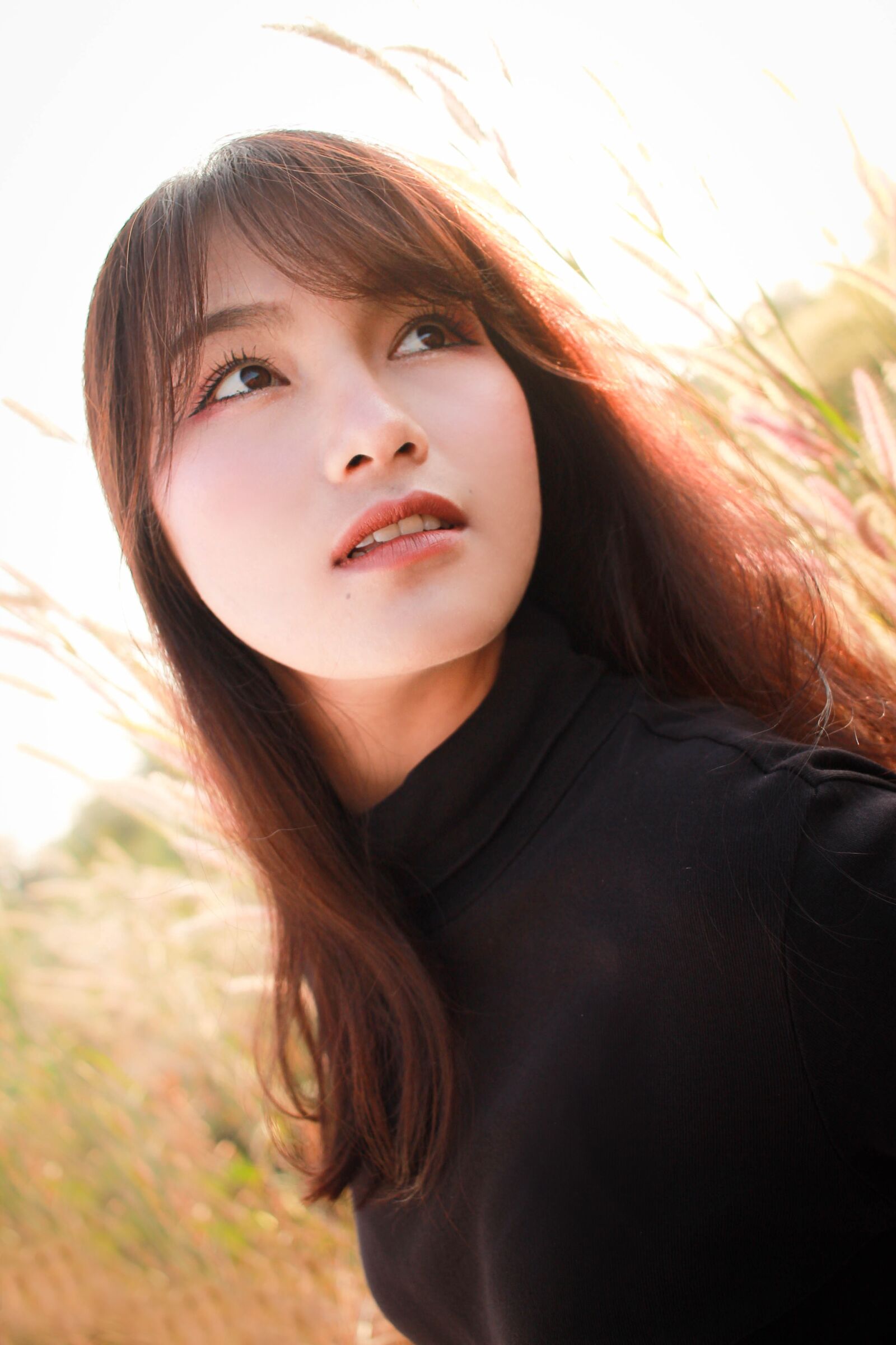 Canon EOS 1100D (EOS Rebel T3 / EOS Kiss X50) sample photo. Sunset, beautiful woman, vintage photography