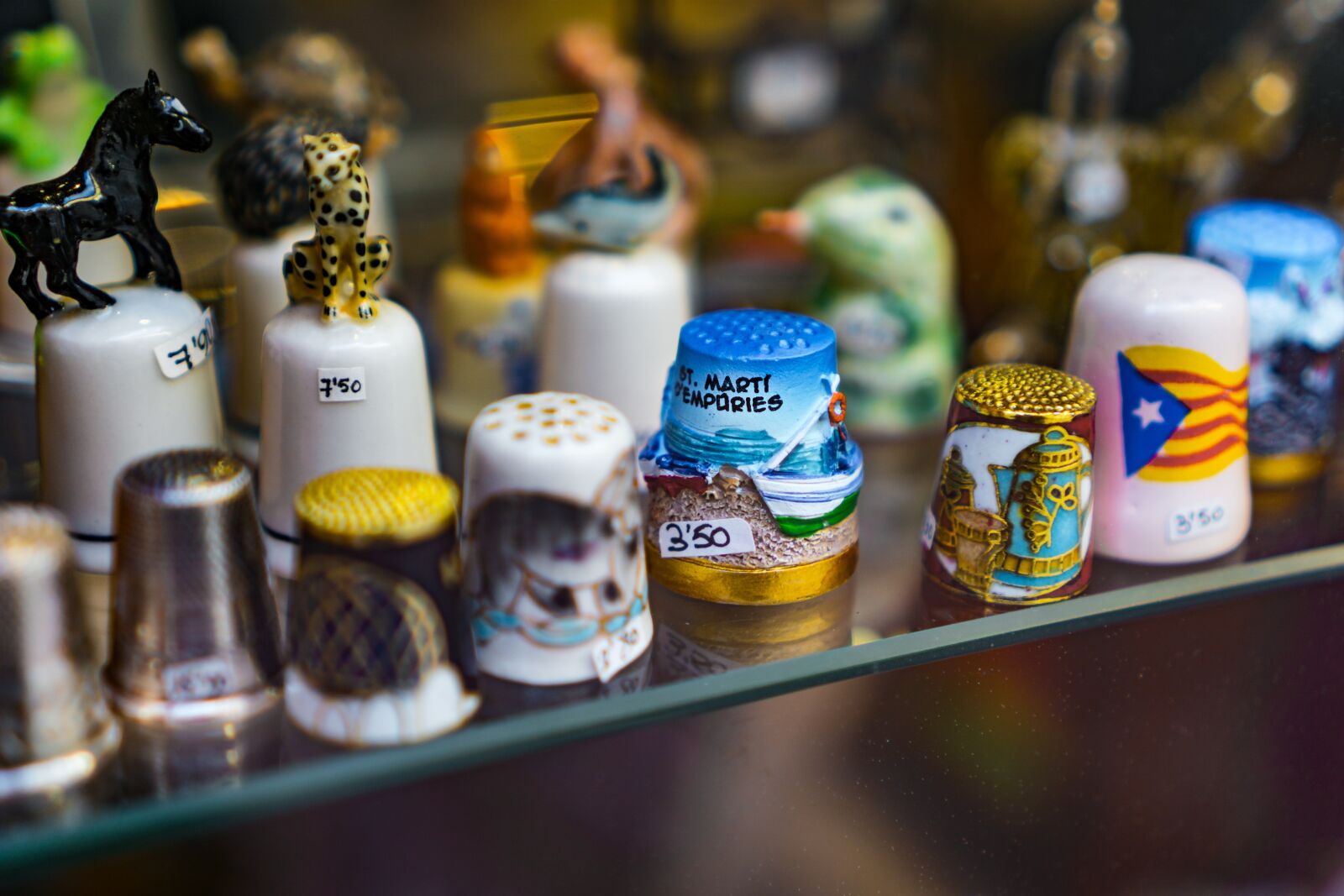 Sony a6000 + Sony E 35mm F1.8 OSS sample photo. Thimble, needlework, sewing photography