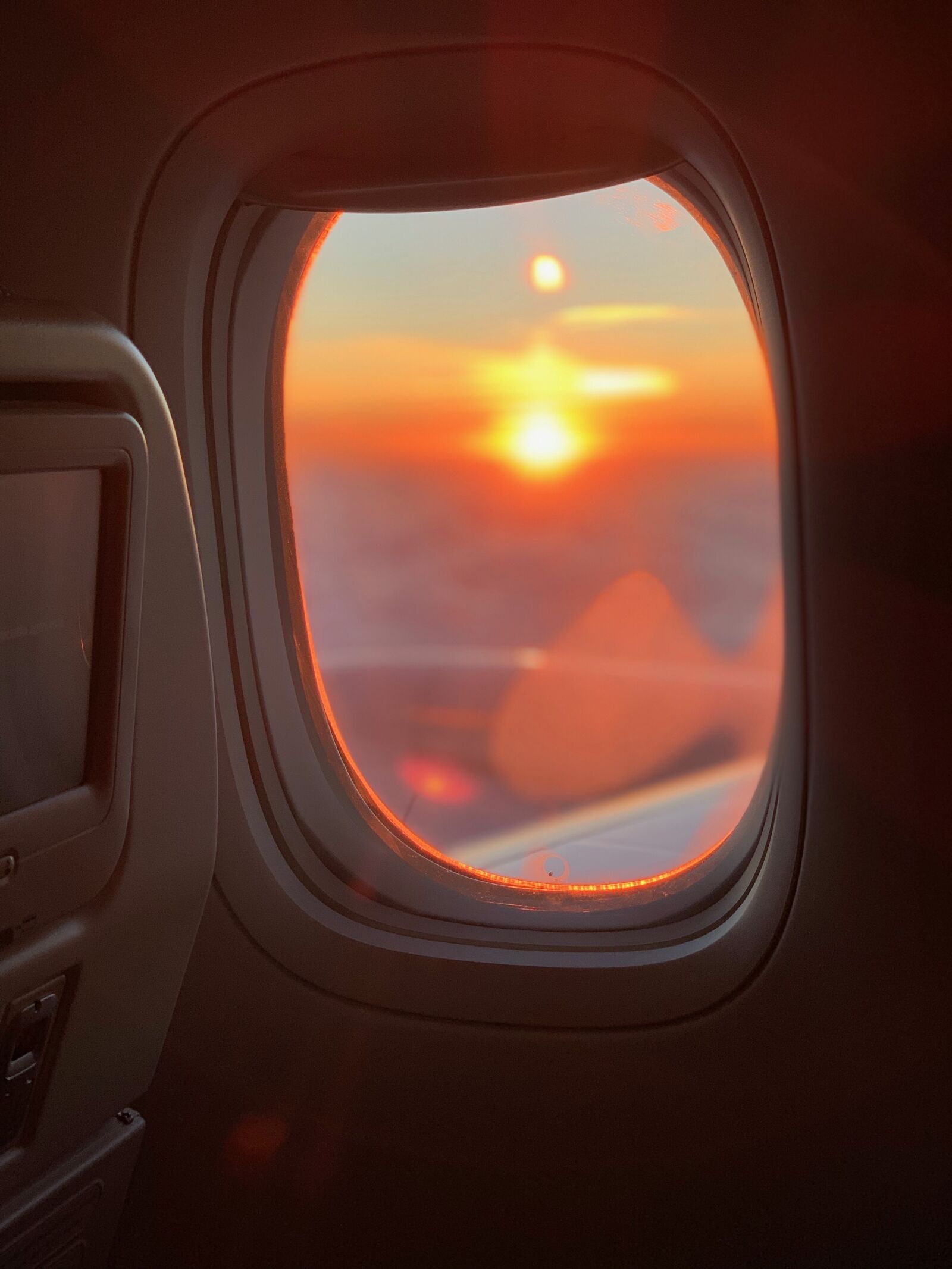 iPhone XS back dual camera 6mm f/2.4 sample photo. Flight, holidays, travel photography
