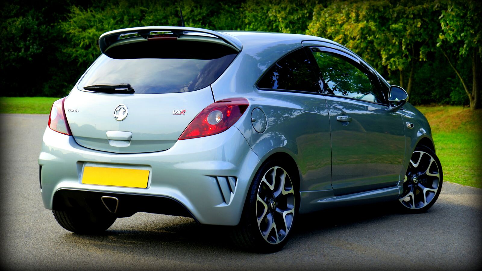 Sony a7 + Sony FE 28-70mm F3.5-5.6 OSS sample photo. Vauxhall, corsa, car photography