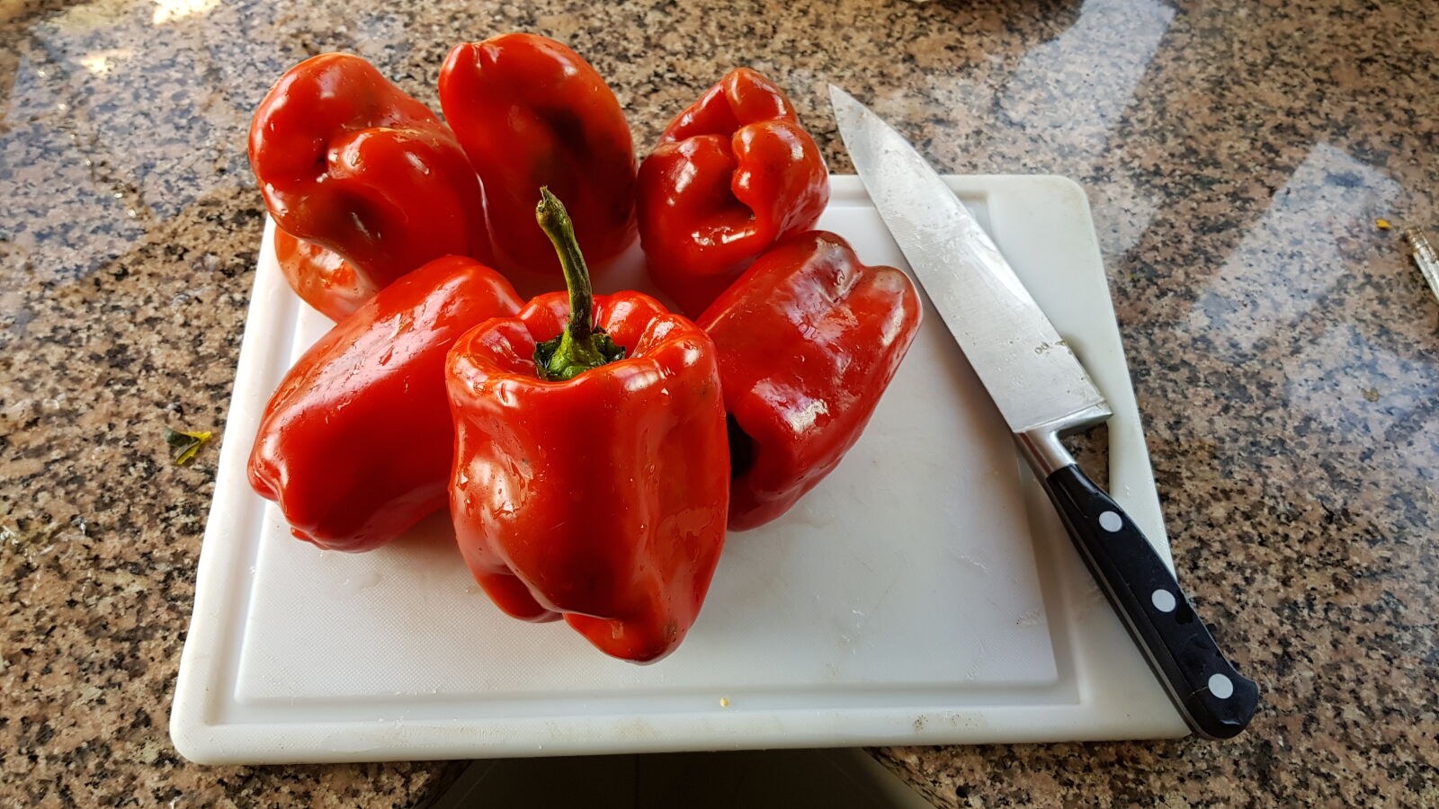 Samsung Galaxy S8+ sample photo. Red, peppers photography