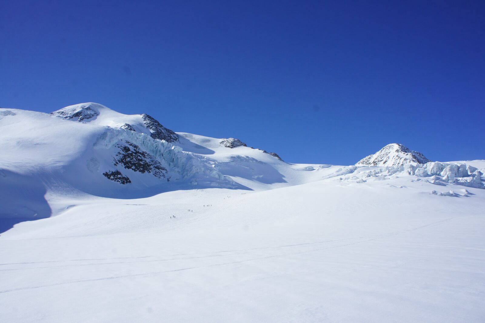 Sony Alpha NEX-5 sample photo. Mountains, snow, glacier photography