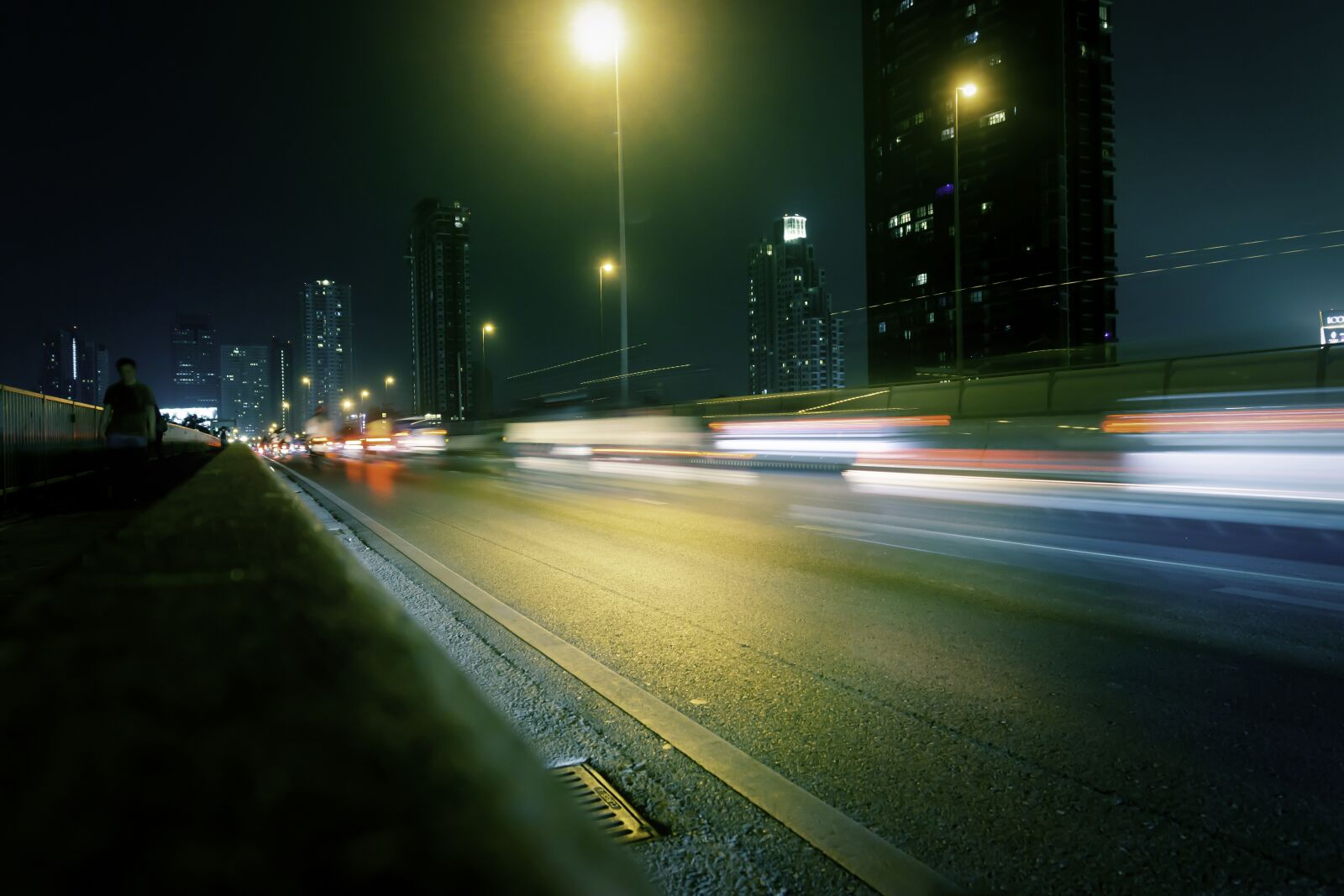 Canon EOS 70D sample photo. Night, traffic, city photography