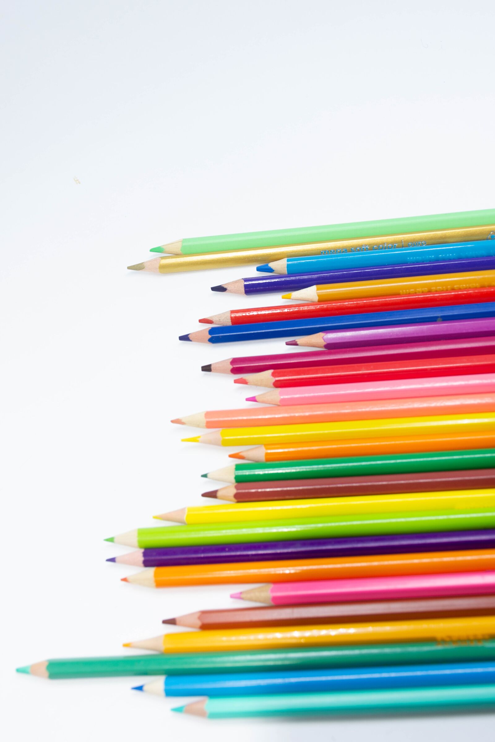 Nikon D7200 sample photo. Color, pencil, school photography