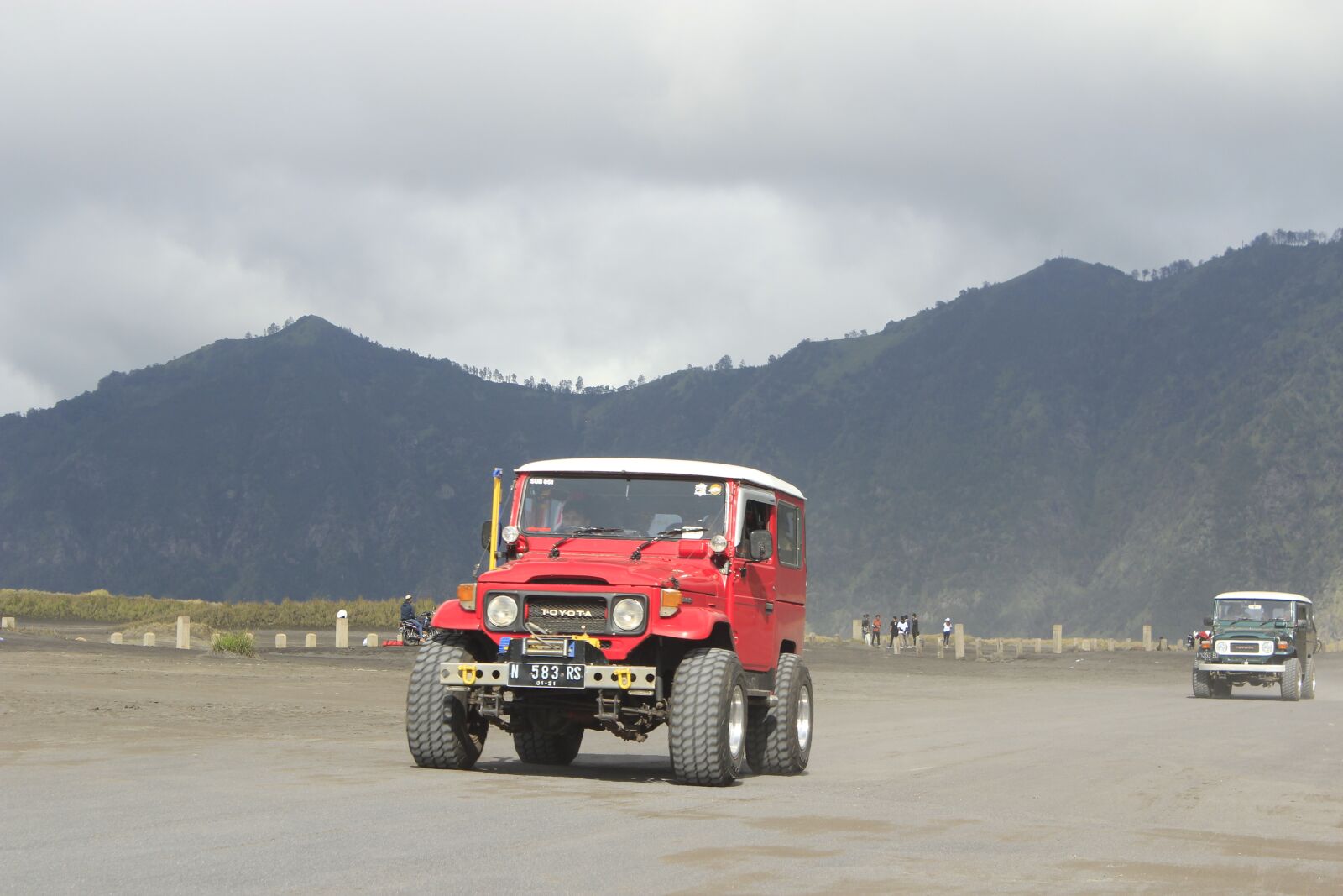 Canon EOS 600D (Rebel EOS T3i / EOS Kiss X5) sample photo. Adventure, jeep, br photography
