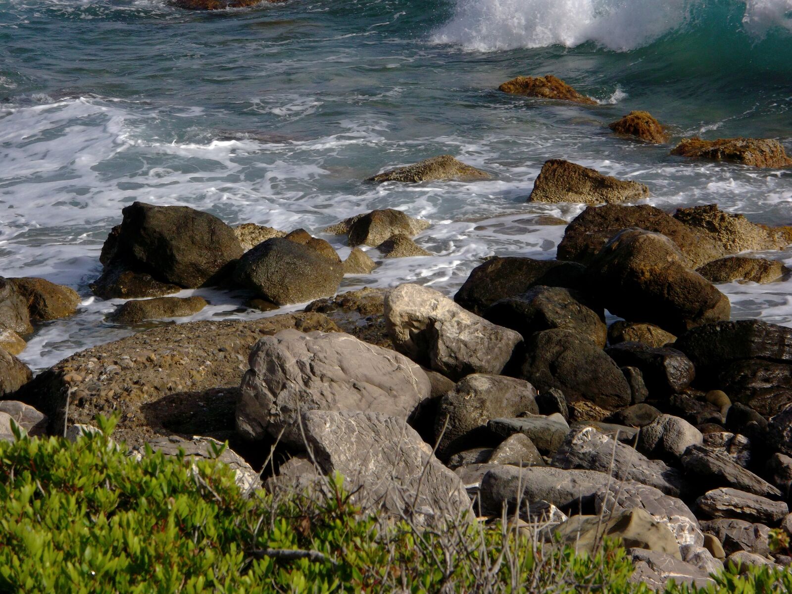 Fujifilm FinePix AX300 sample photo. Sea, stones, rock photography