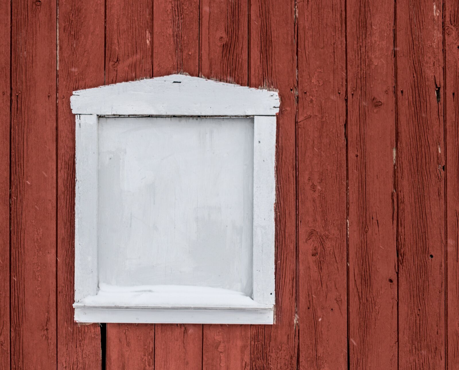 Canon EOS 750D (EOS Rebel T6i / EOS Kiss X8i) sample photo. Barn, barn window, window photography