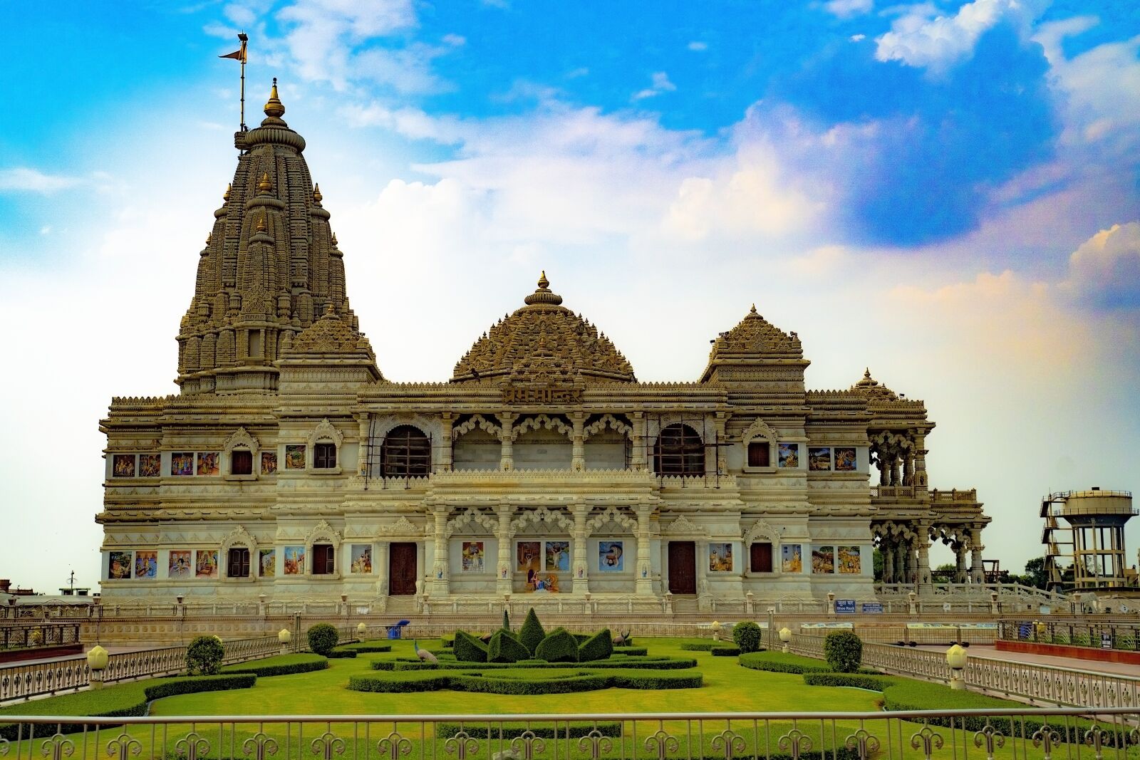 Sony a7 III + Tamron 28-75mm F2.8 Di III RXD sample photo. Indian temple, vrindavan, mathura photography